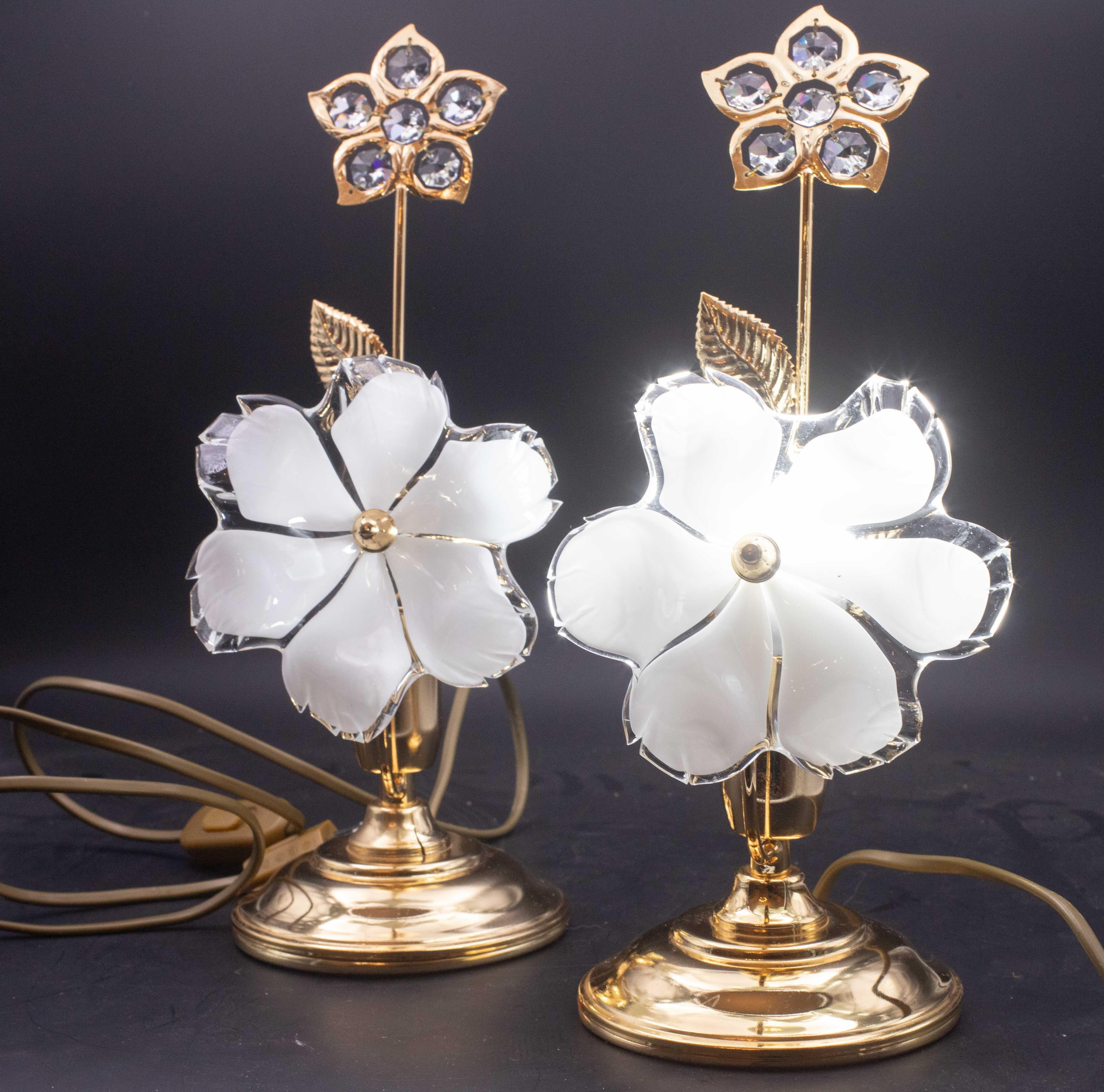 Ensemble de 2 tables en verre de Murano, fleurs blanches claires, 1970 en vente 2
