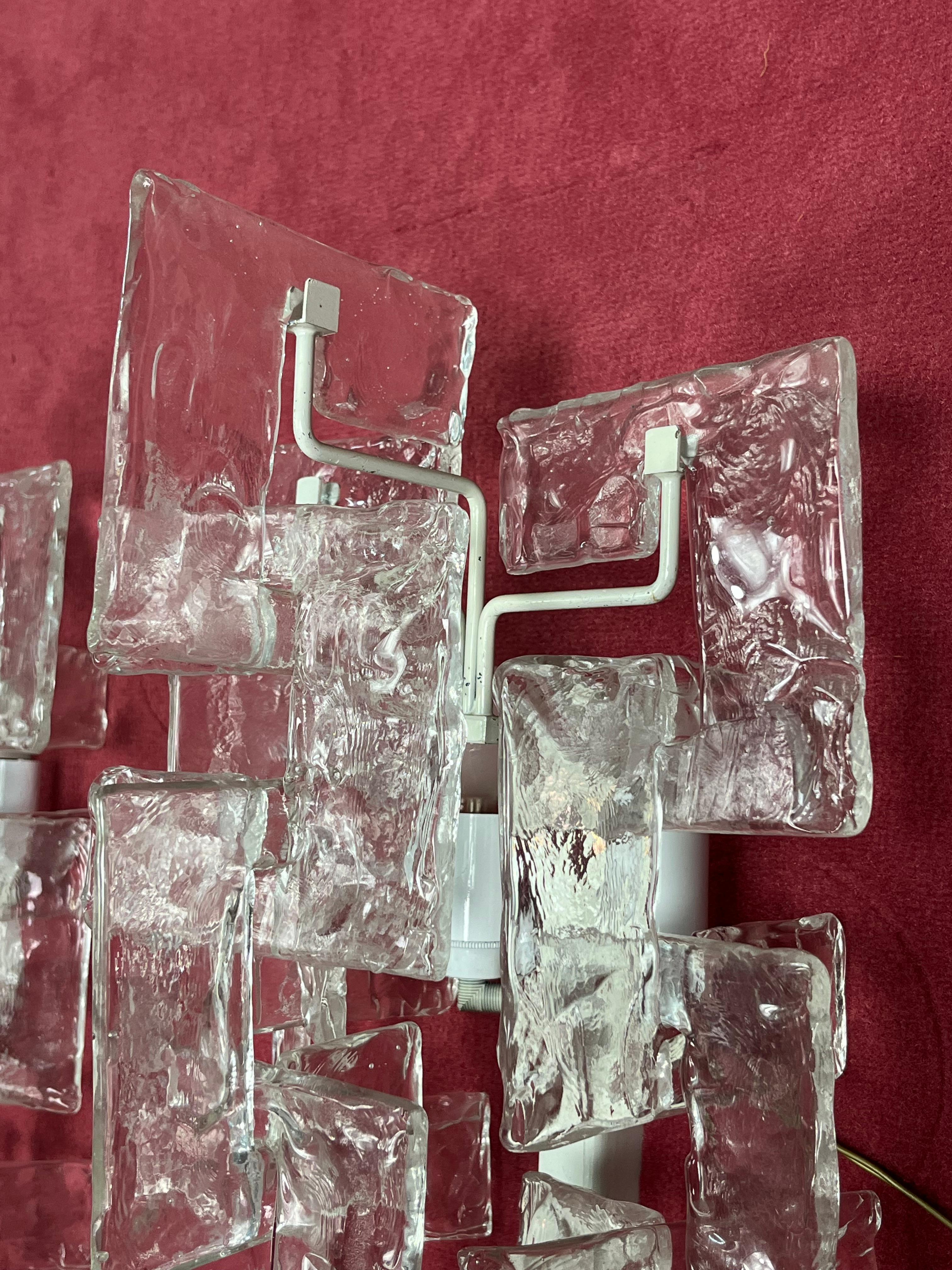 Italiano Set di 2 lampade da parete in vetro di Murano di Carlo Nason per Mazzega, anni '60 in vendita