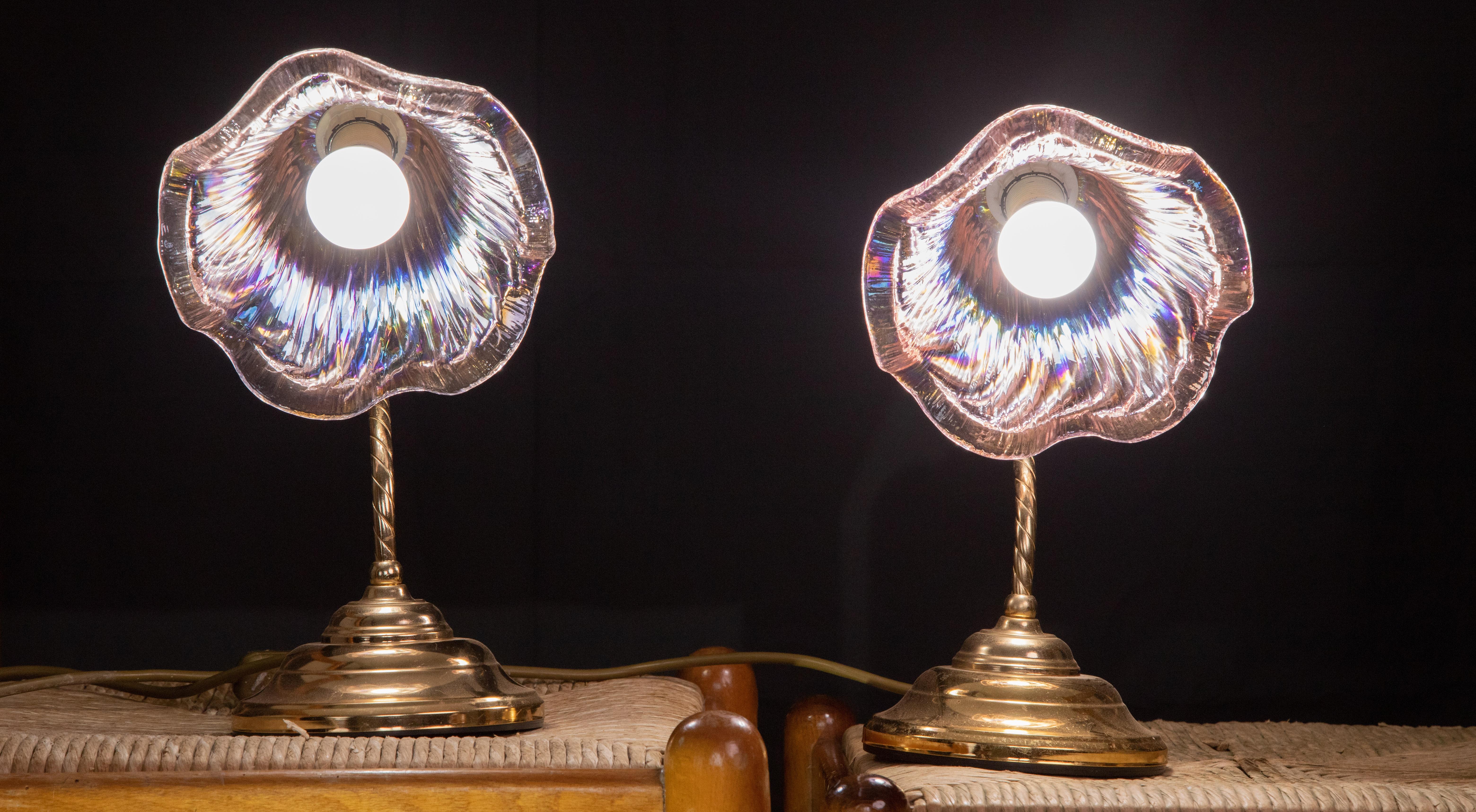 Pair of brass and rare iridescent pink glass abat-jours typical of Venetian production.
Connection two e14 lamp holders.