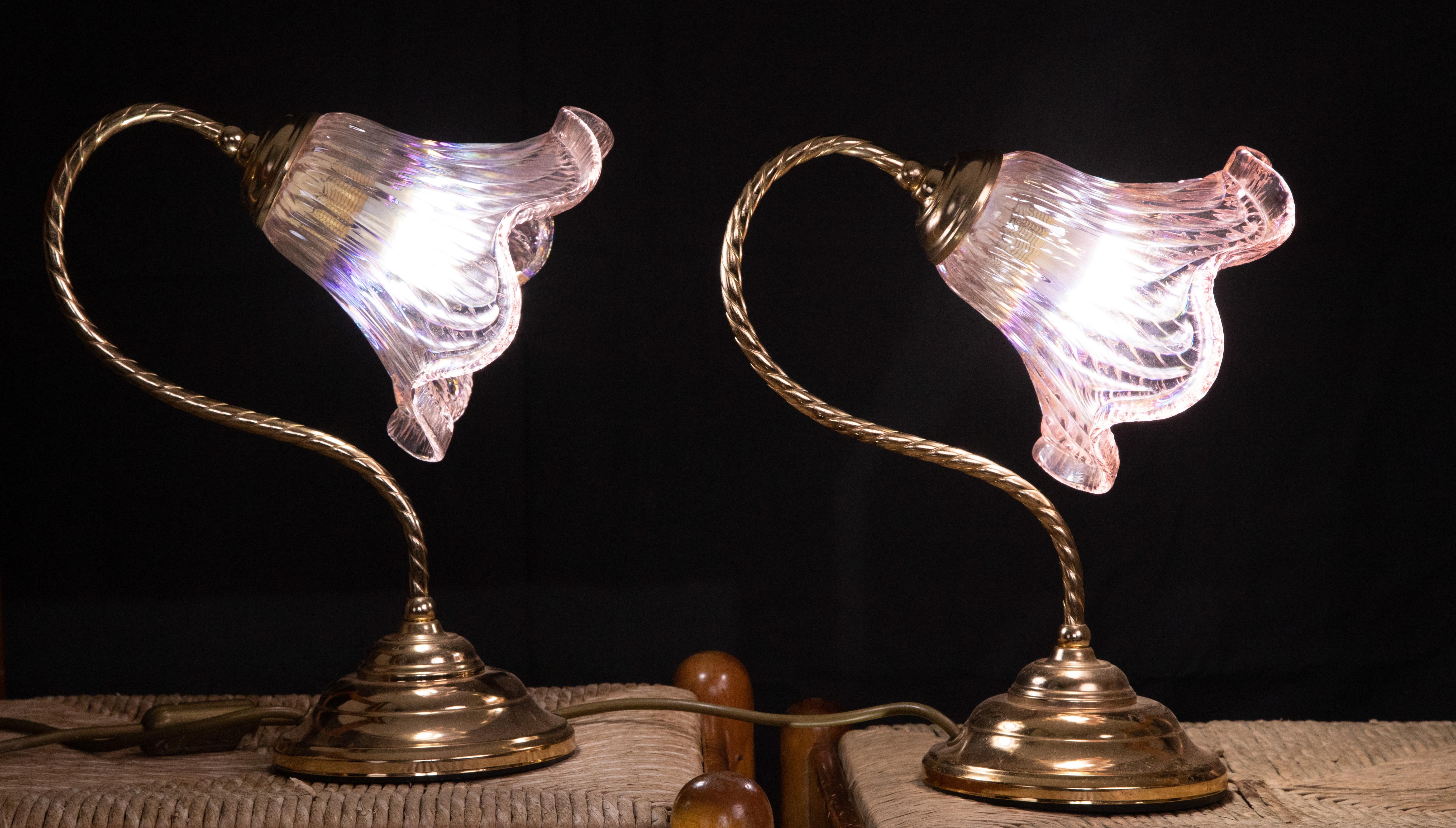 Fin du 20e siècle Ensemble de 2 lampes de bureau rose iridescente de Murano en vente