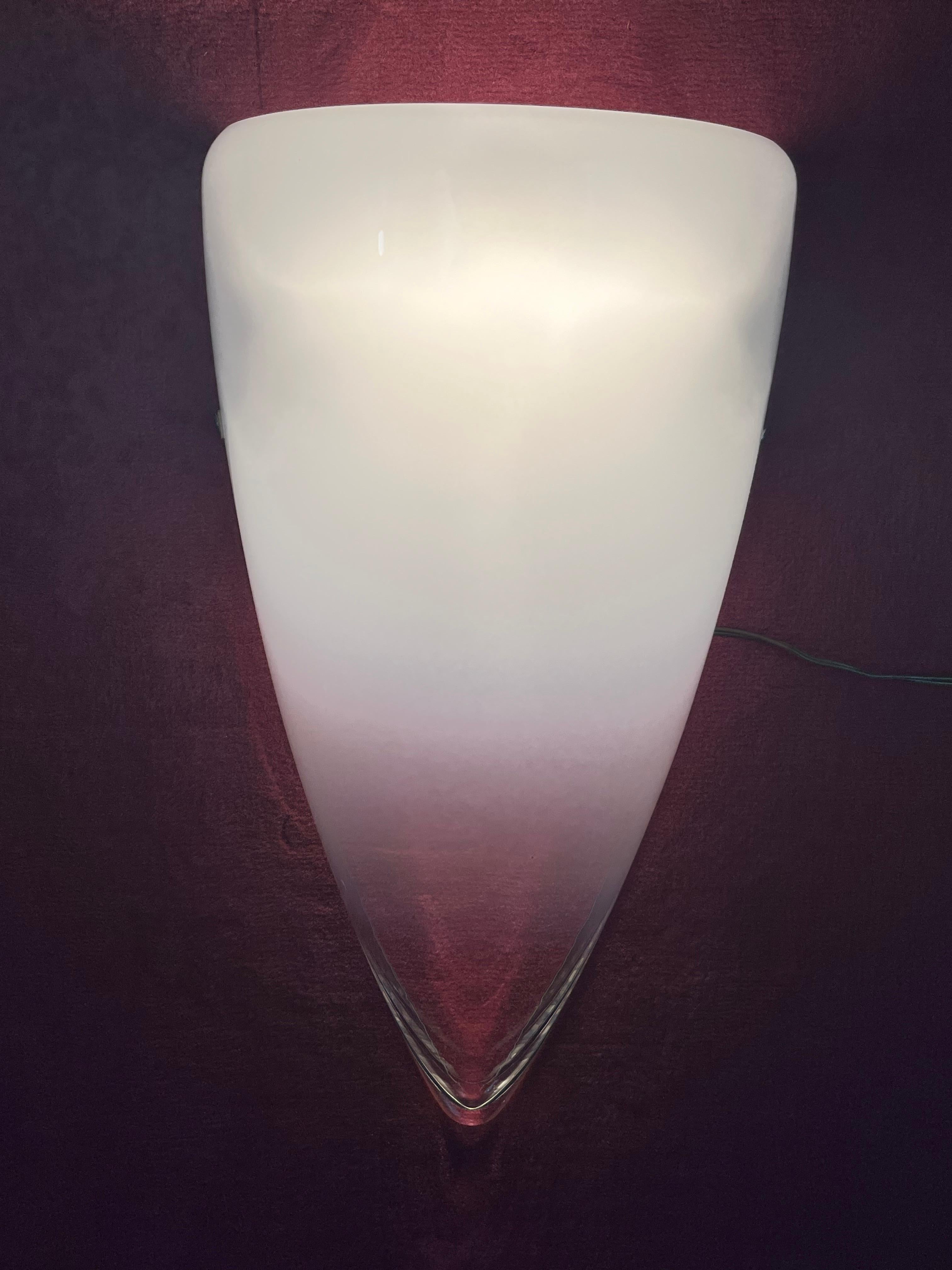 Italiano Set di 2 lampade da parete trasparenti e in vetro di Murano, anni '80 in vendita