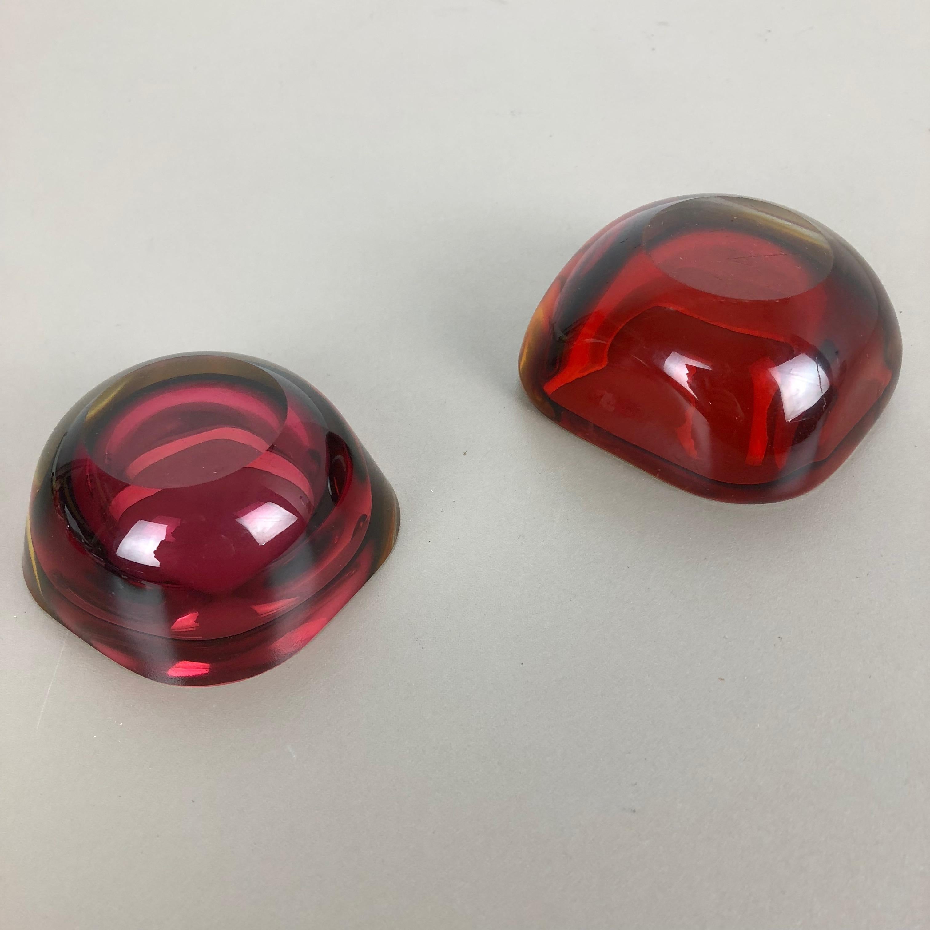 Set of 2 Murano red Glass Sommerso Bowl Shells Ashtray Element, Italy, 1970s 5