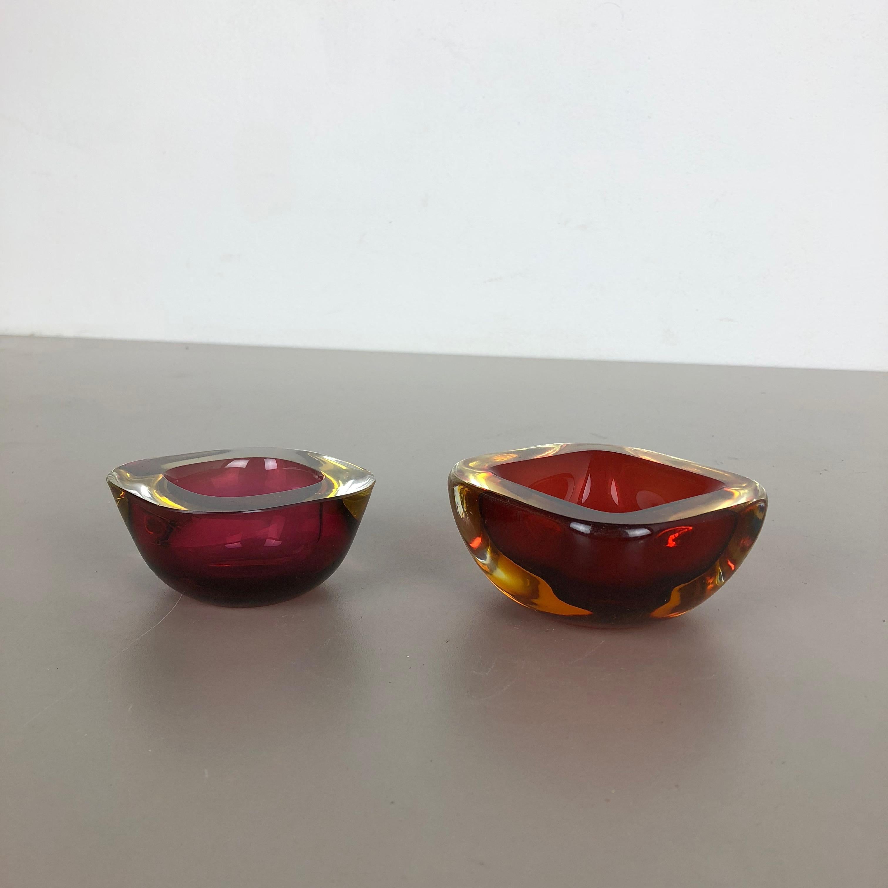 Set of 2 Murano red Glass Sommerso Bowl Shells Ashtray Element, Italy, 1970s 6