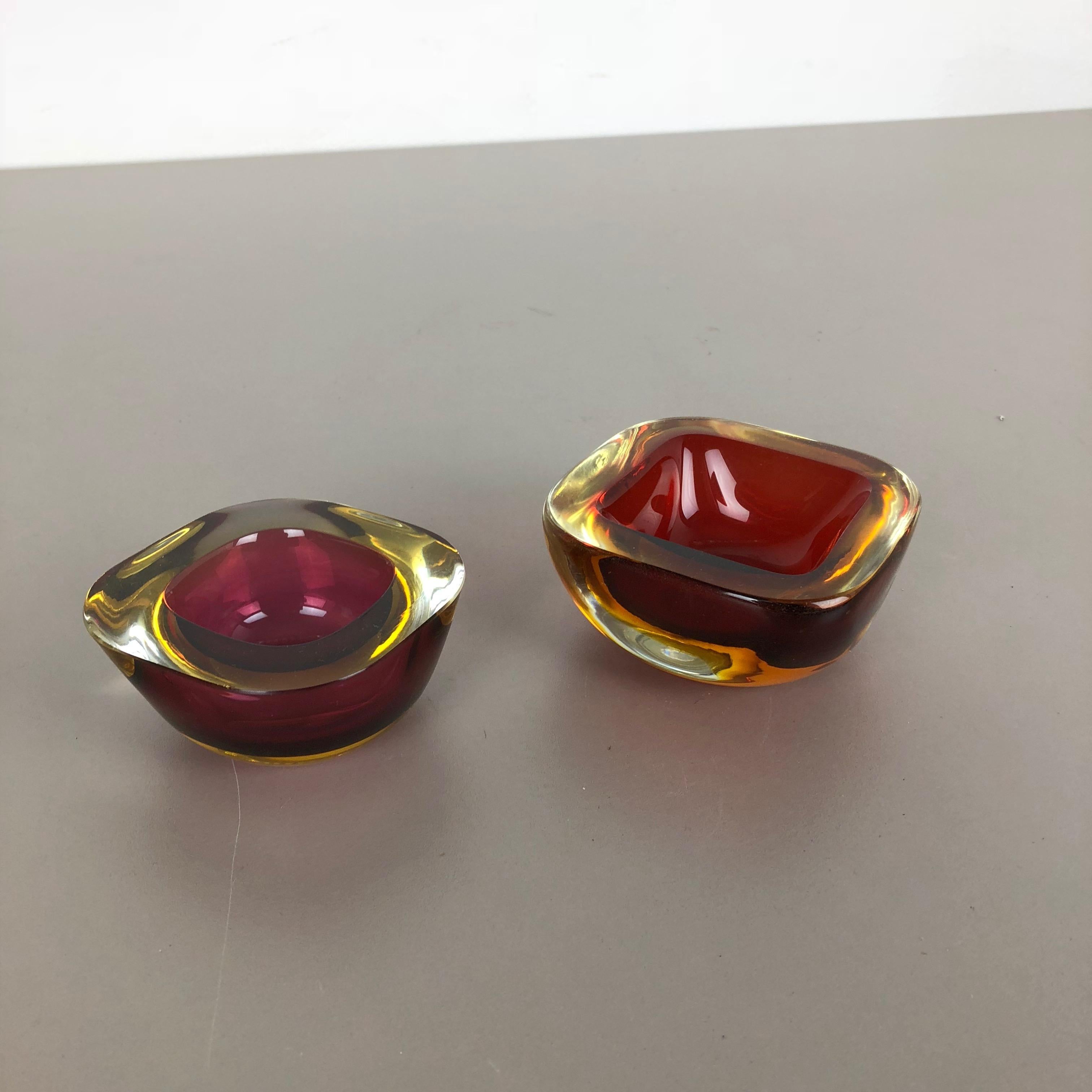 Mid-Century Modern Set of 2 Murano red Glass Sommerso Bowl Shells Ashtray Element, Italy, 1970s