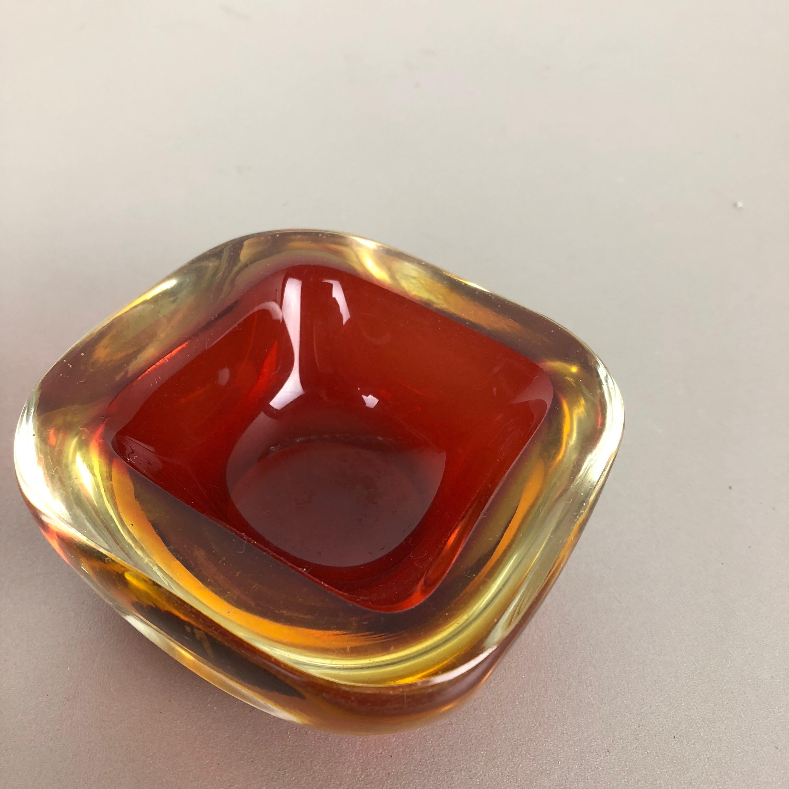Murano Glass Set of 2 Murano red Glass Sommerso Bowl Shells Ashtray Element, Italy, 1970s