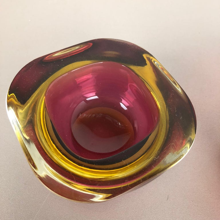 Set of 2 Murano red Glass Sommerso Bowl Shells Ashtray Element, Italy, 1970s For Sale 2