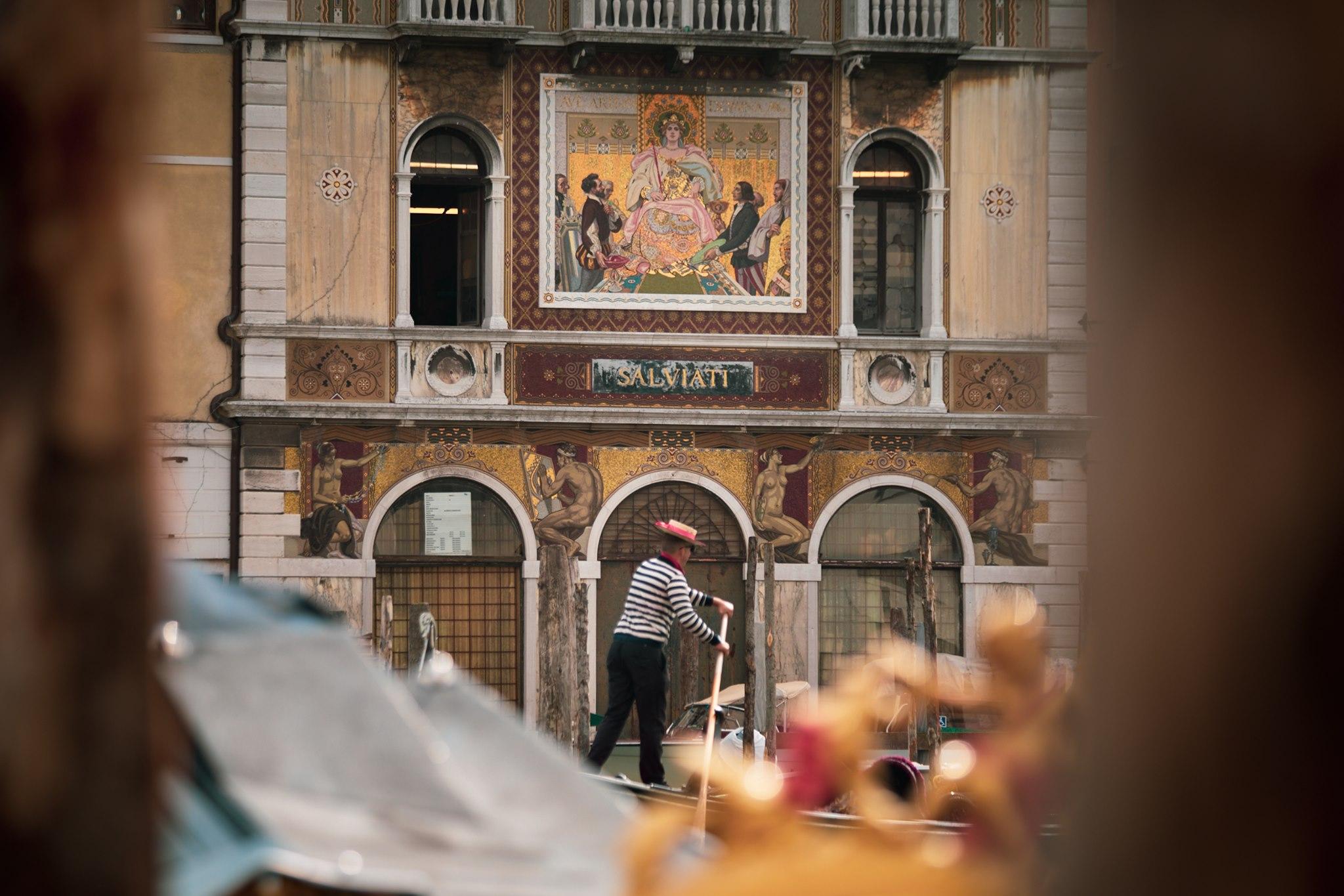 2er-Set Murano Rotweingläser in blauer Farbe, hergestellt in Venedig (Italienisch) im Angebot