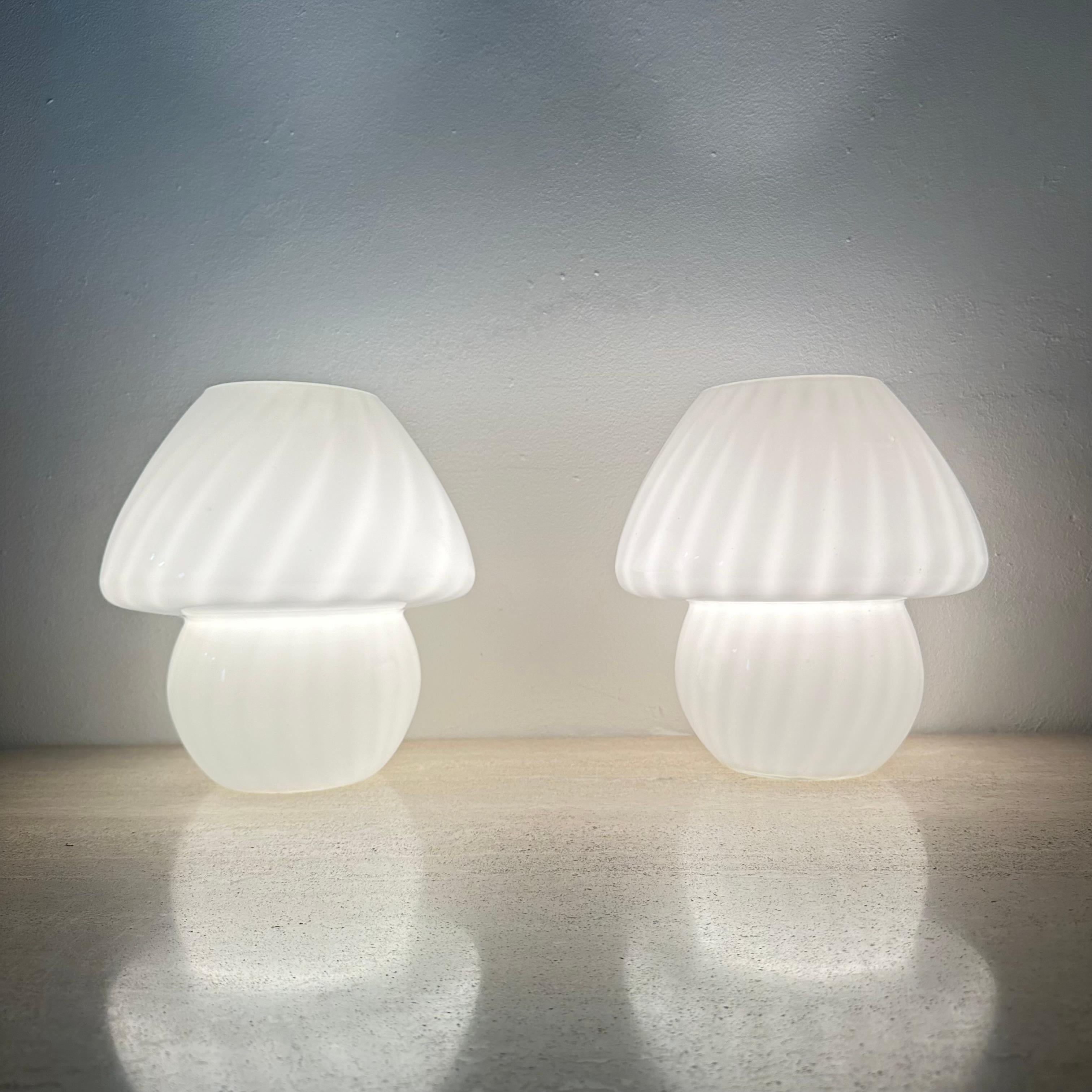 Late 20th Century Set of 2 mushroom swirl table lamp , 1970s For Sale