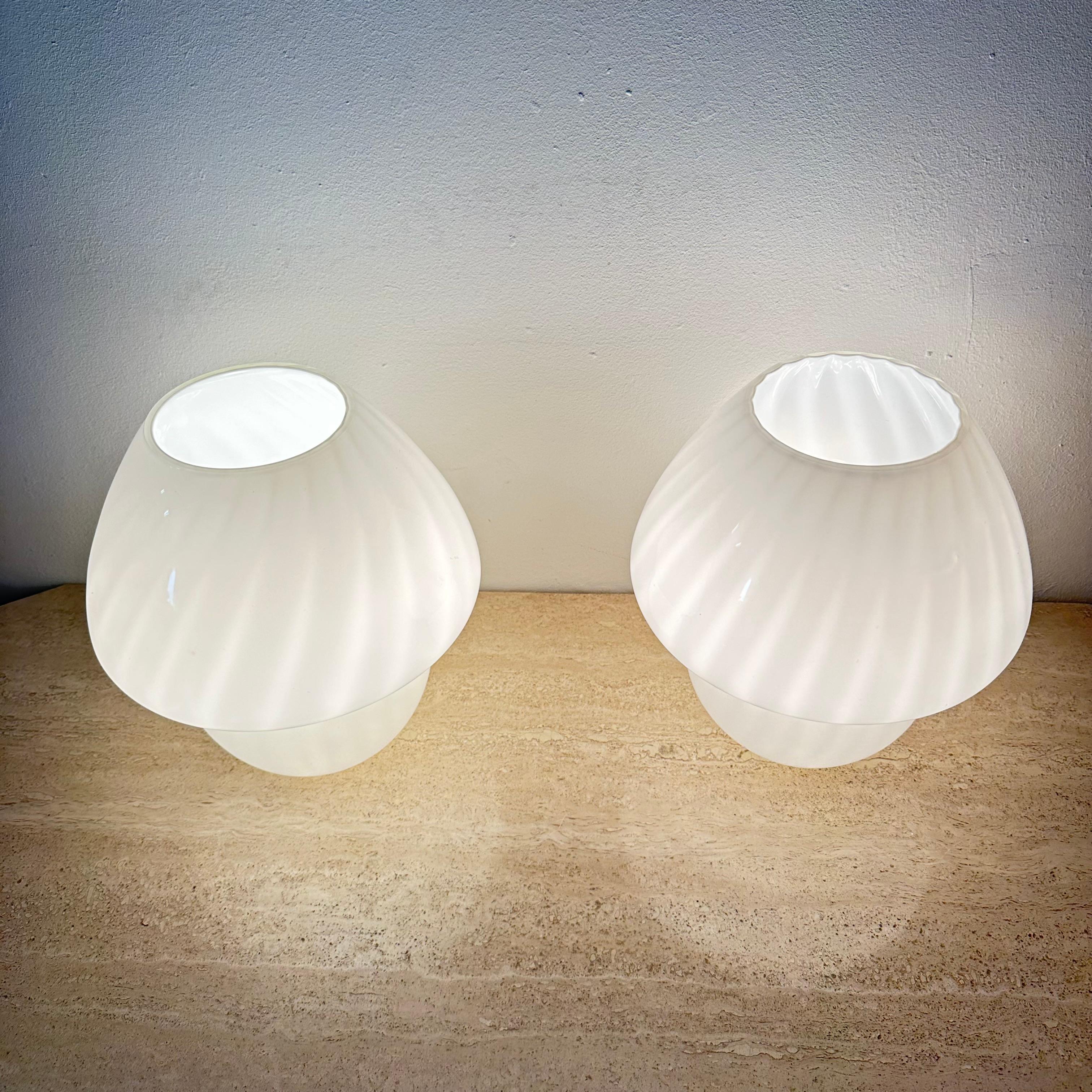 Set of 2 mushroom swirl table lamp , 1970s For Sale 2