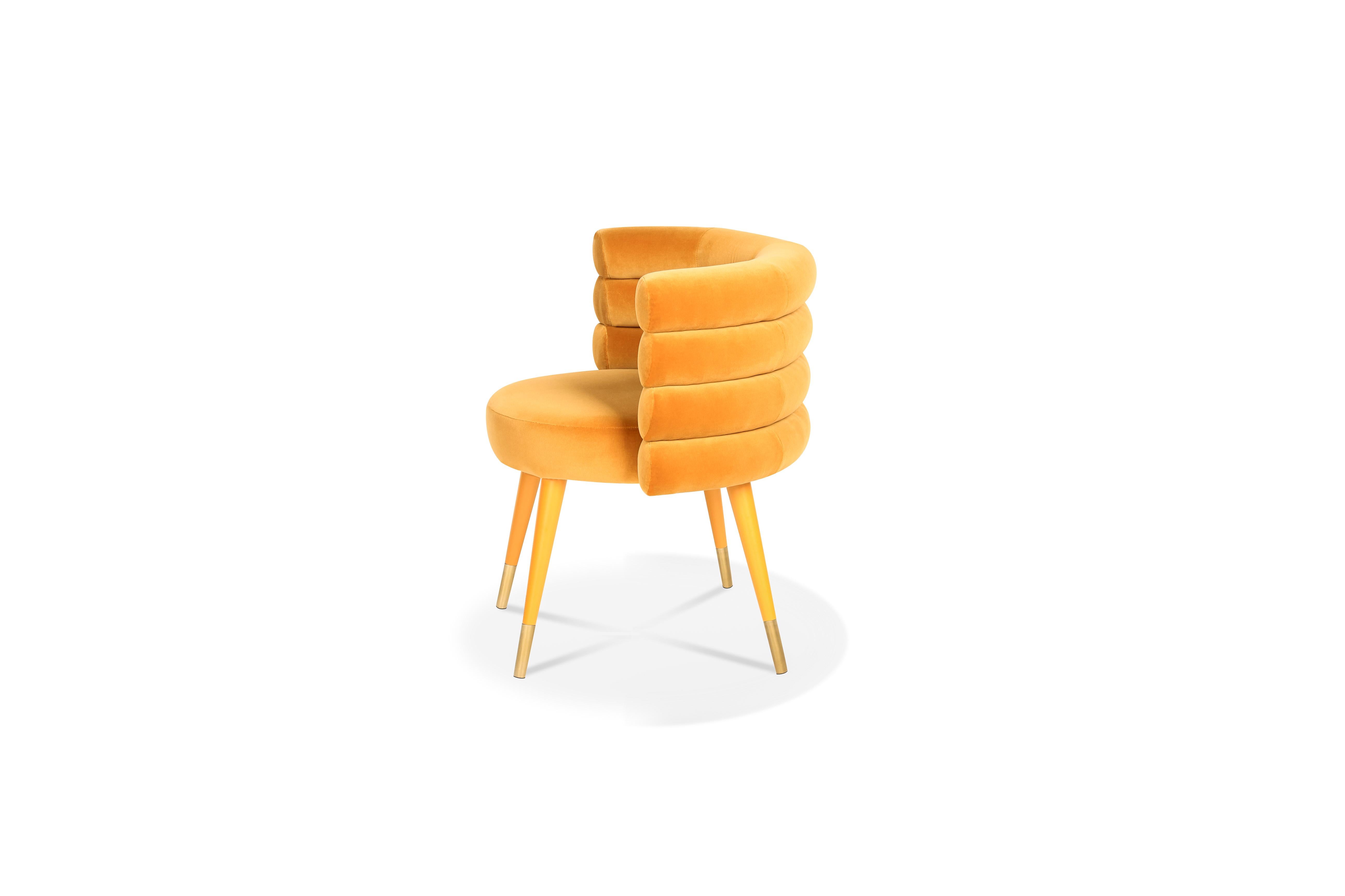 XXIe siècle et contemporain Ensemble de 2 chaises de salle à manger en guimauve moutarde, Royal Stranger en vente