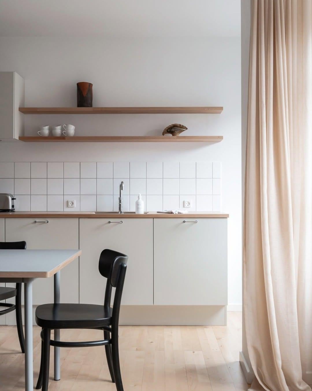 Altro Set di 2 sedie da pranzo Iconic Black Stained MZO in legno di faggio by Mazo Design in vendita