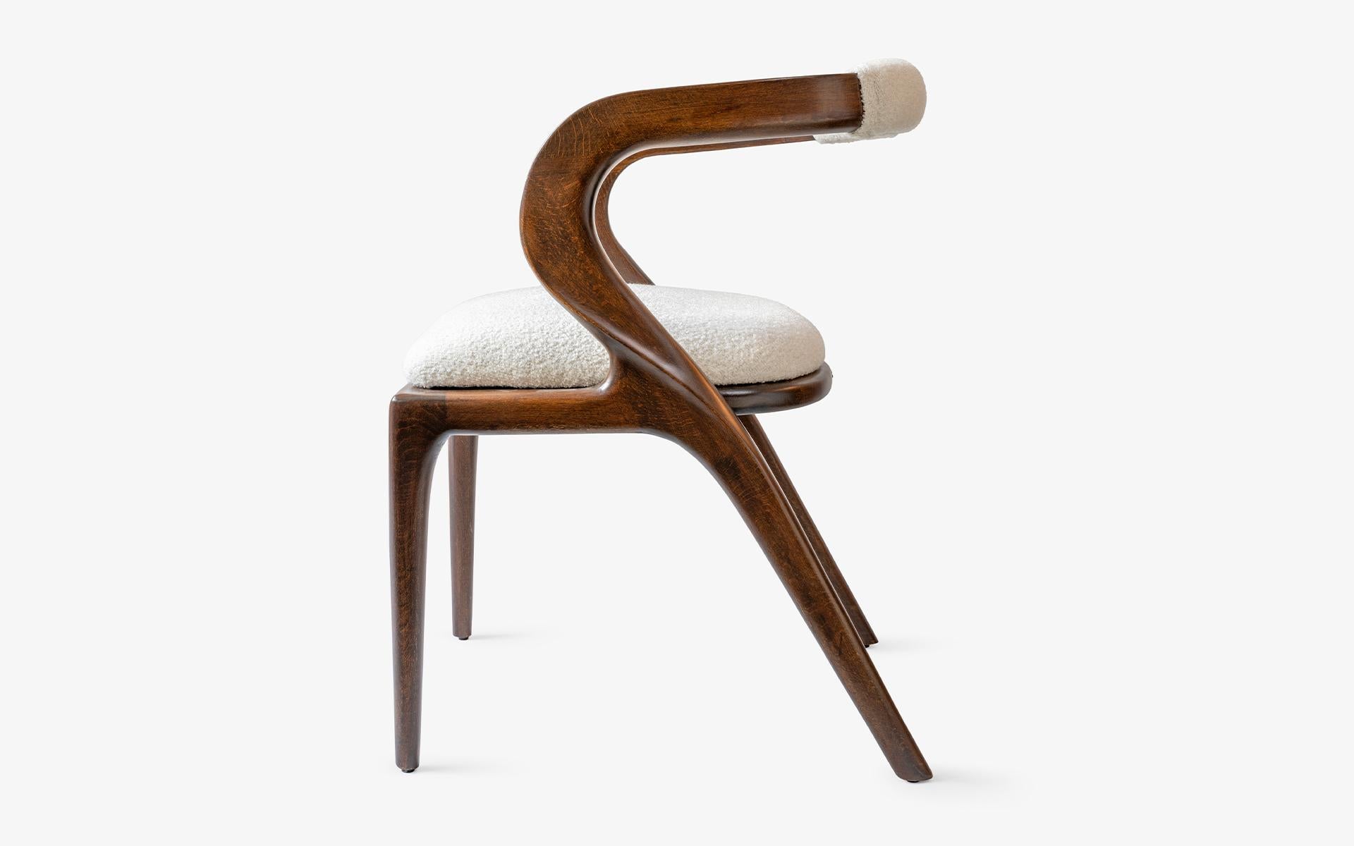 Juego de 2, Silla de comedor de madera Nana con detalle en el respaldo, nº 2 Turco en venta