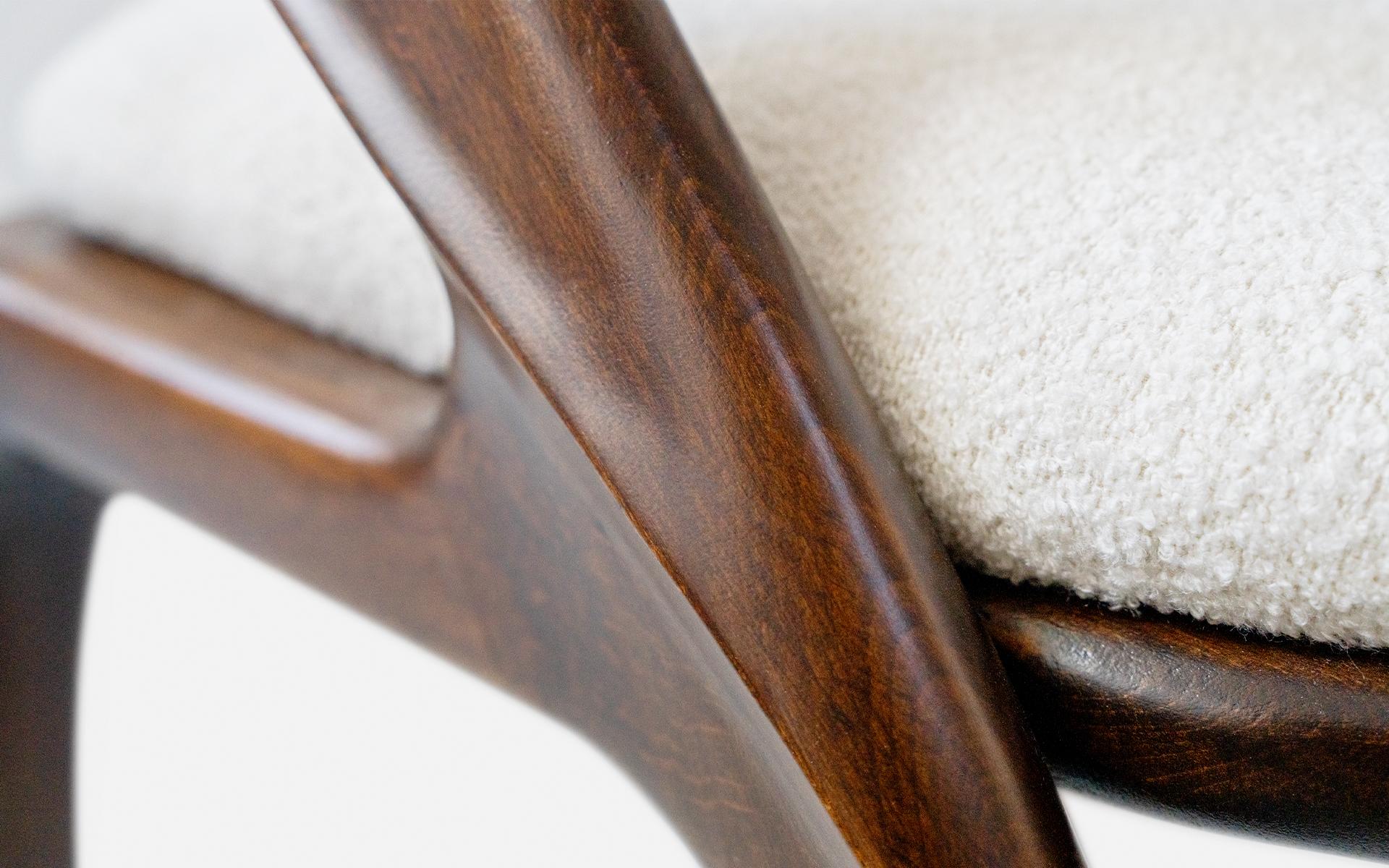 Juego de 2, Silla de comedor de madera Nana con detalle en el respaldo, nº 2 en Nuevo estado para la venta en İSTANBUL, TR