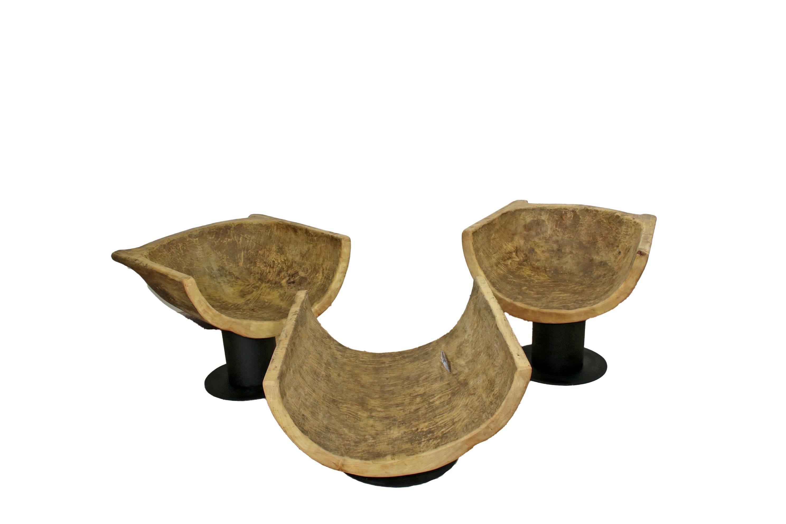 Ensemble de 2 fauteuils en bois naturel avec une table, 19ème siècle bois utilisé en vente 4