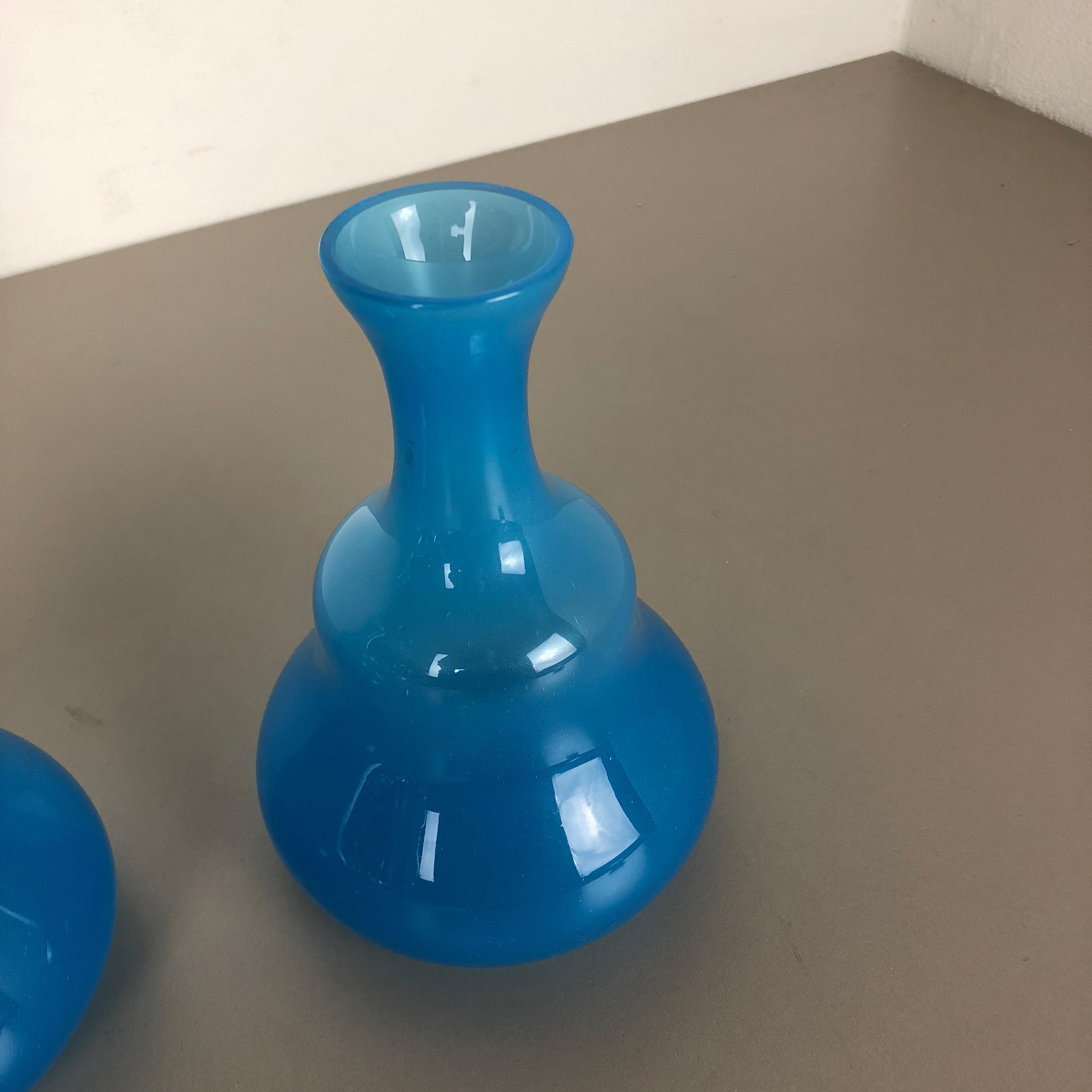 Set of 2 New Old Stock Blue Murano Opaline Glass Vases by Gino Cenedese, 1960s In Excellent Condition In Kirchlengern, DE