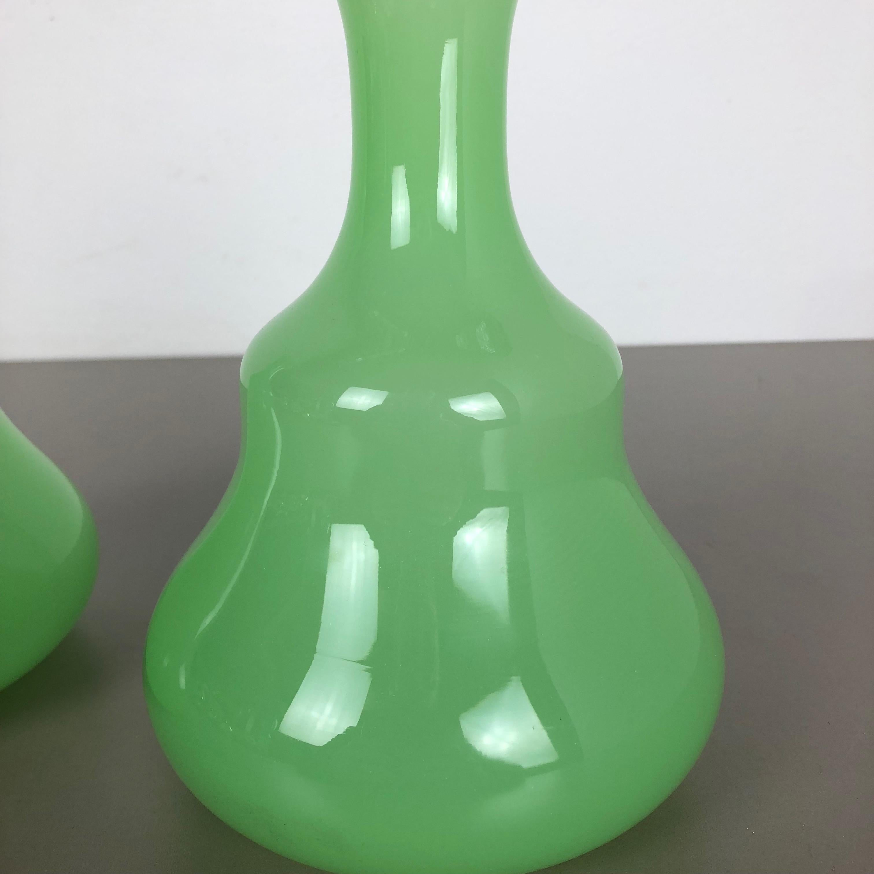 Set of 2 New Old Stock Green Murano Opaline Glass Vases by Gino Cenedese, 1960s 4