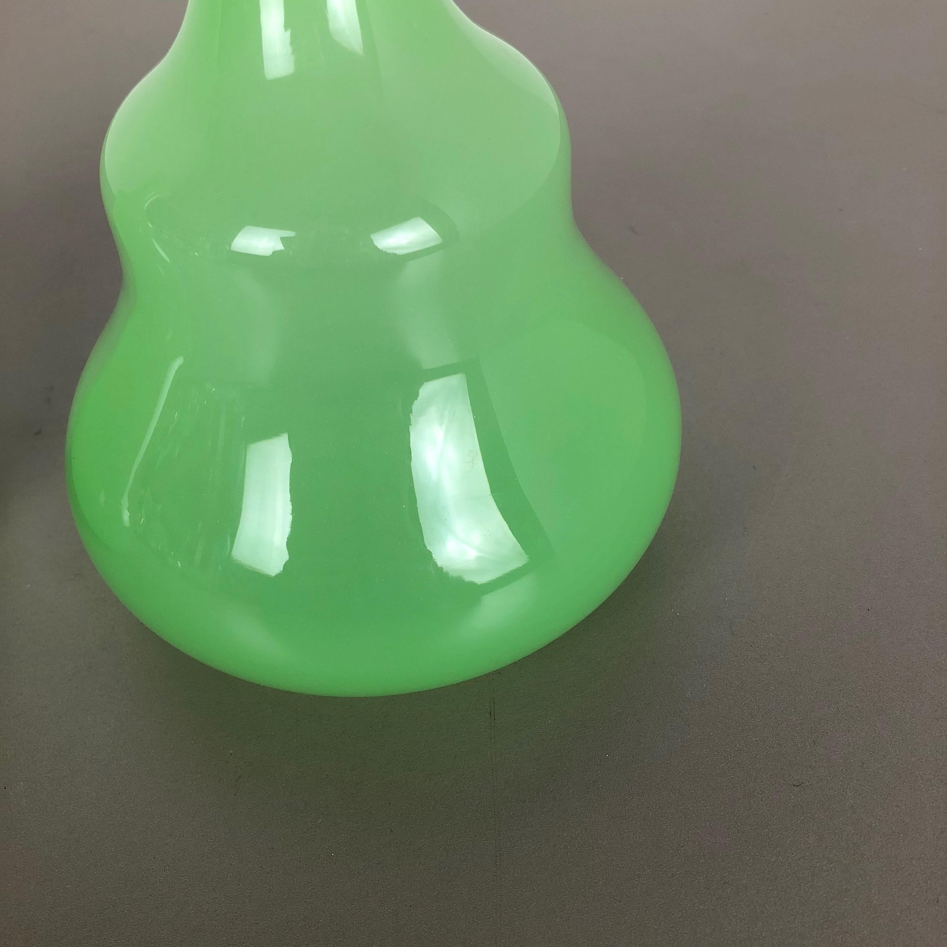 Set of 2 New Old Stock Green Murano Opaline Glass Vases by Gino Cenedese, 1960s 5
