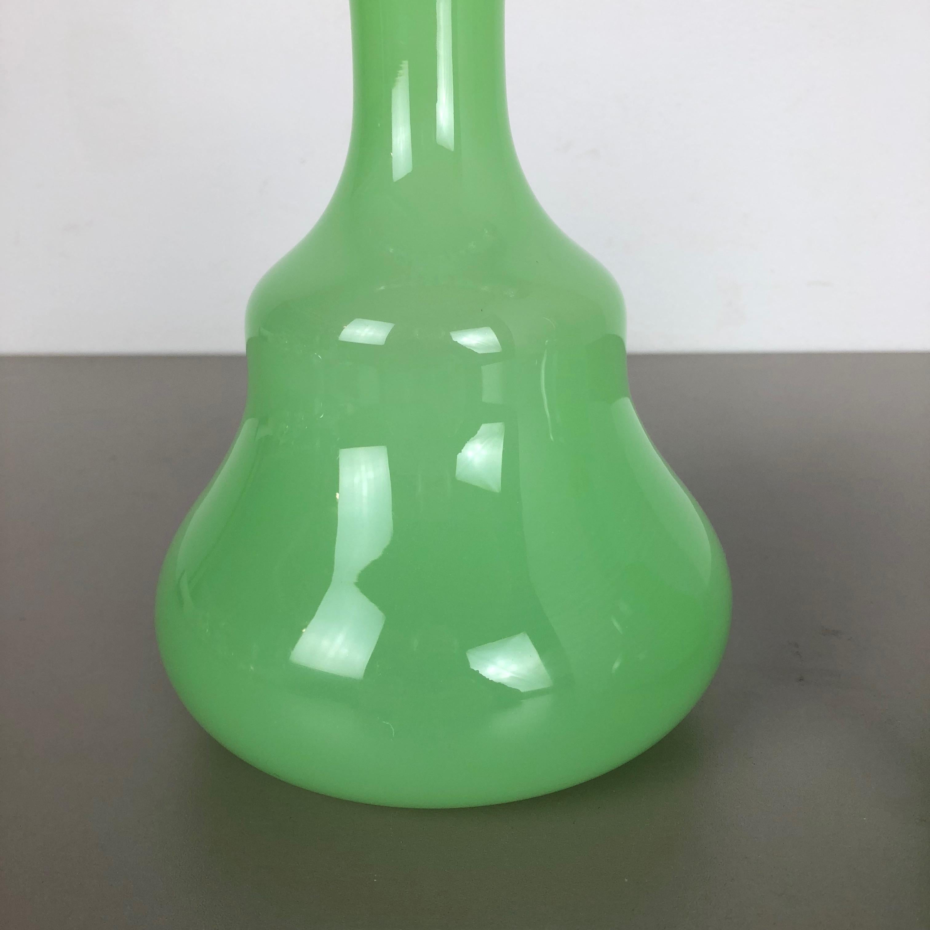 Set of 2 New Old Stock Green Murano Opaline Glass Vases by Gino Cenedese, 1960s 9