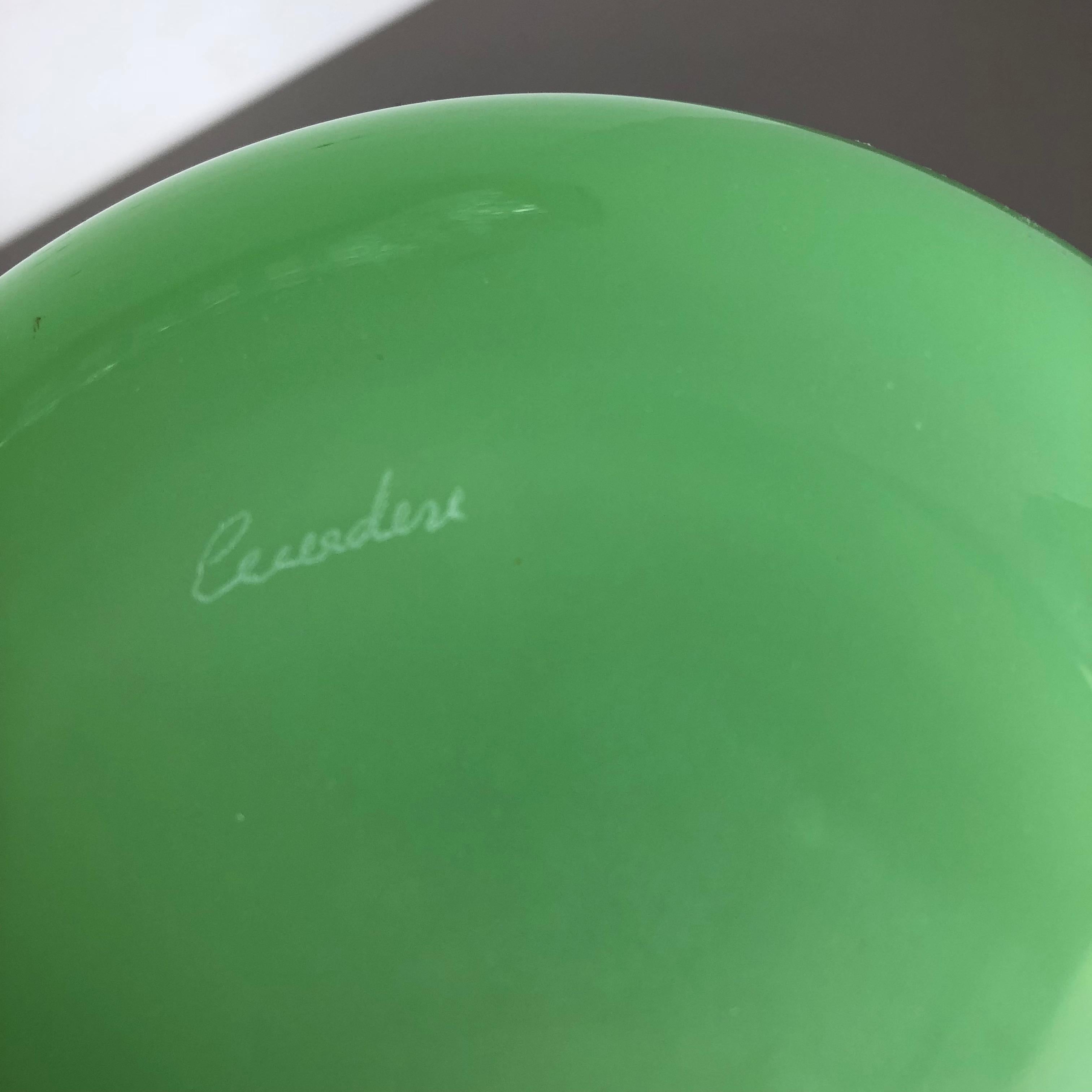 Set of 2 New Old Stock Green Murano Opaline Glass Vases by Gino Cenedese, 1960s In Excellent Condition In Kirchlengern, DE
