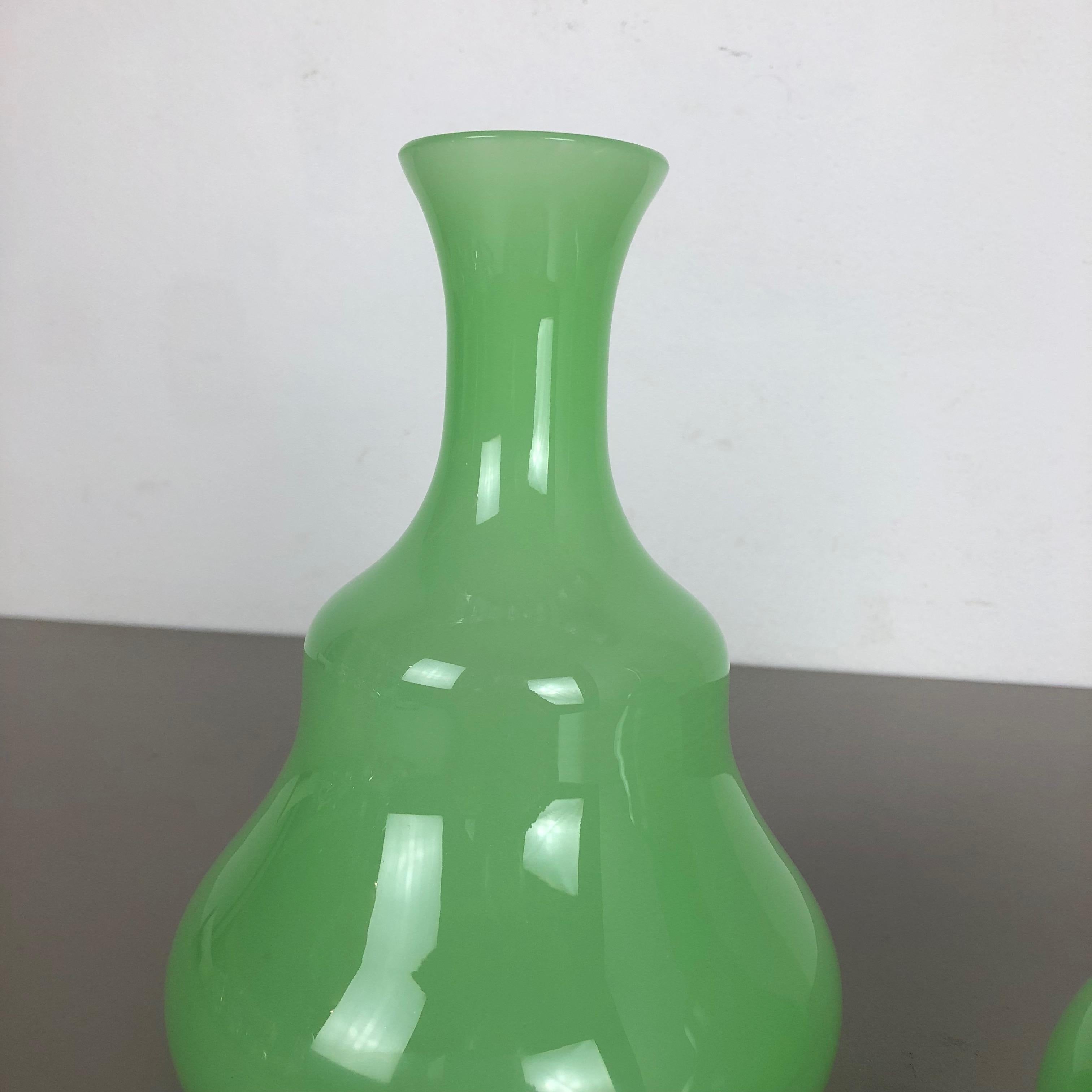 Set of 2 New Old Stock Green Murano Opaline Glass Vases by Gino Cenedese, 1960s 2