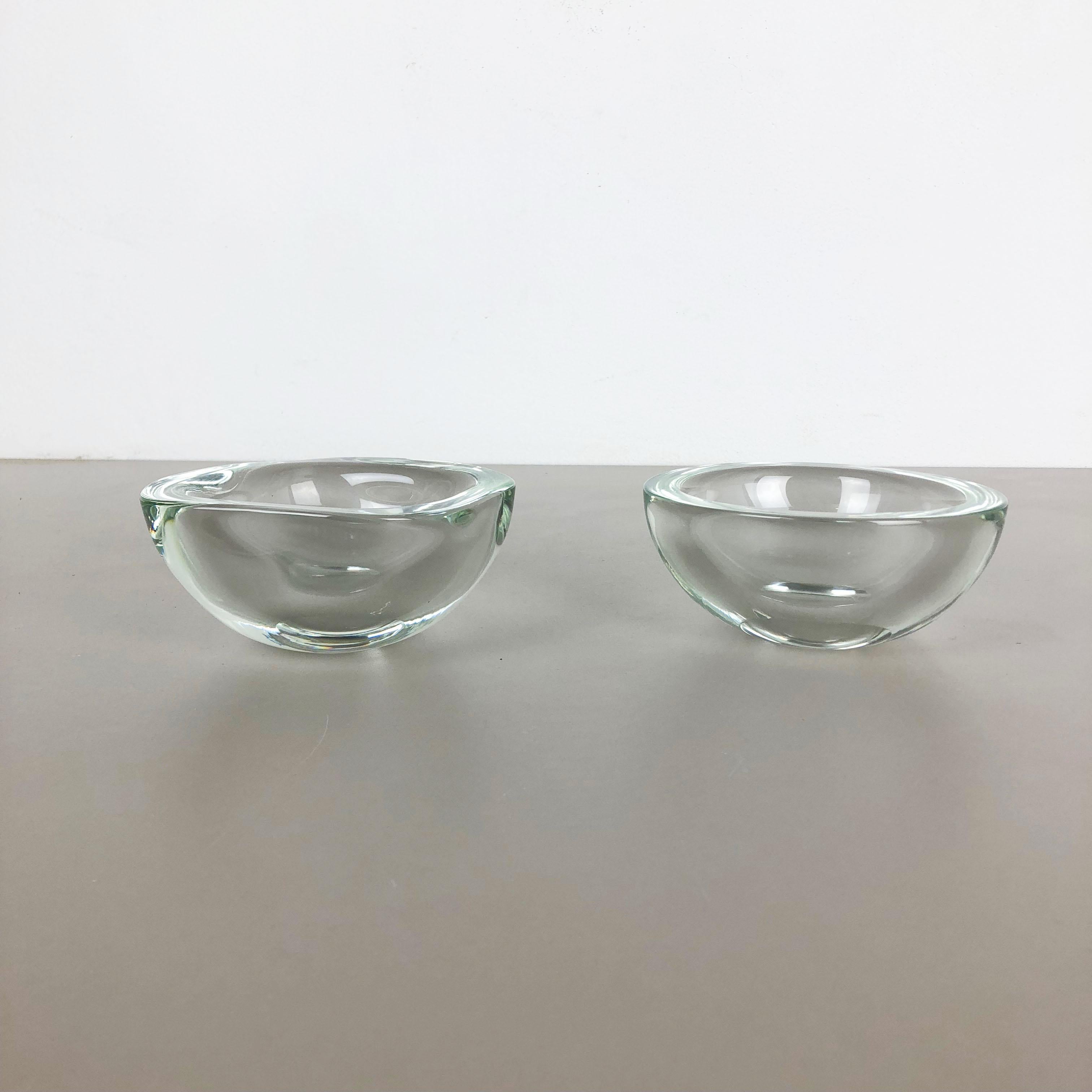 Mid-Century Modern Set of 2 New Old Stock, Murano Heavy Glass Shell Bowl by Cenedese Italy, 1960 For Sale