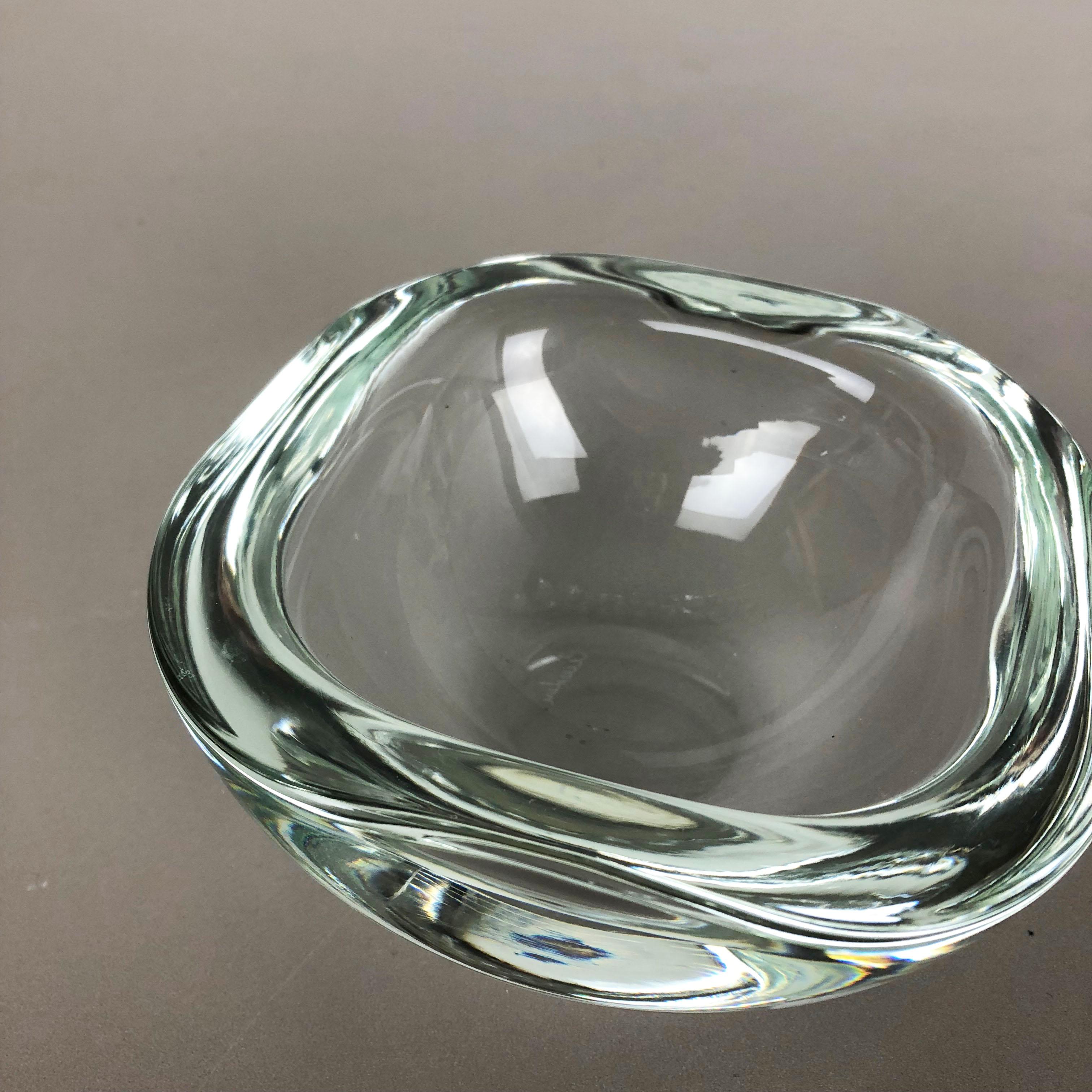 Set of 2 New Old Stock, Murano Heavy Glass Shell Bowl by Cenedese Italy, 1960 In Excellent Condition For Sale In Kirchlengern, DE