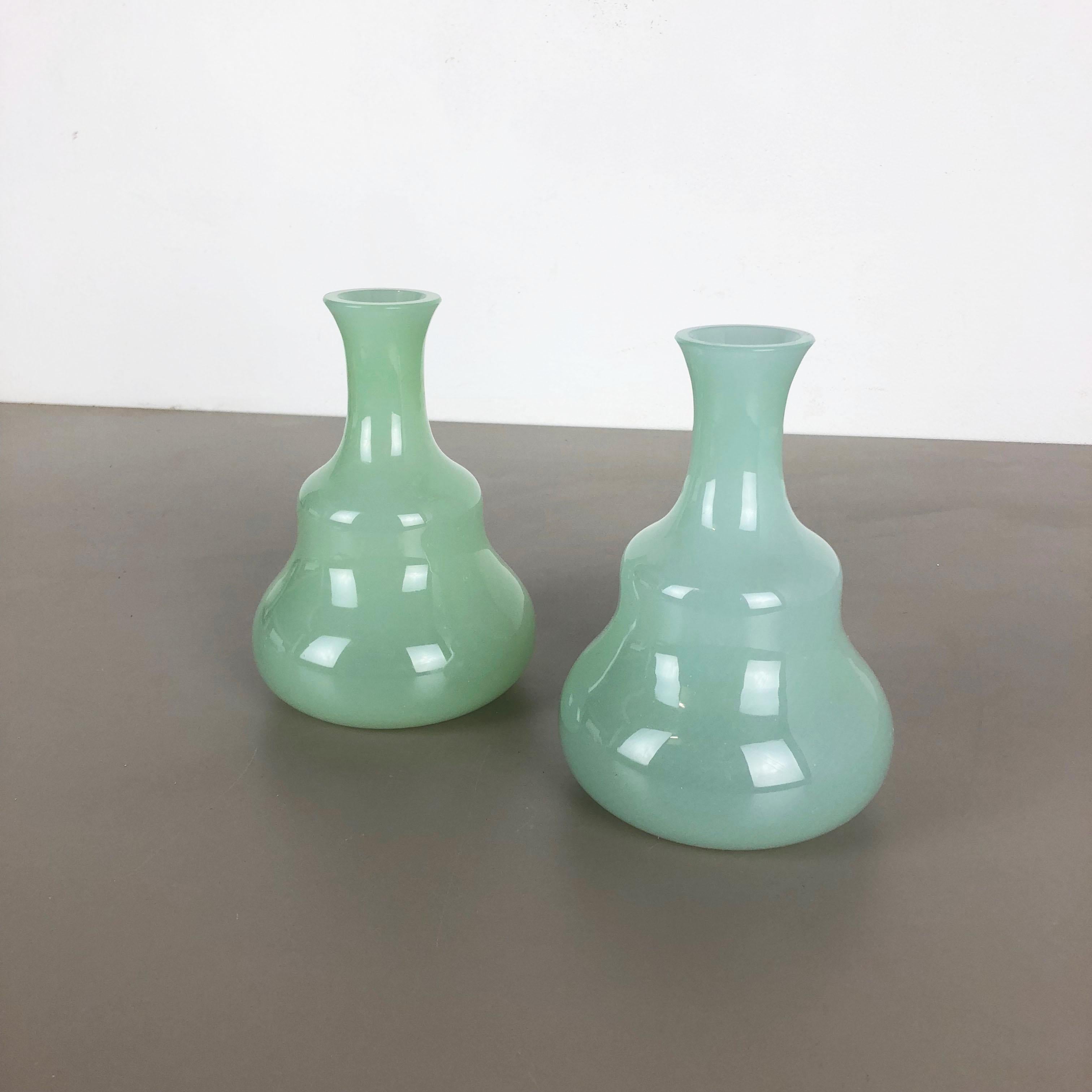 Mid-Century Modern Set of 2 New Old Stock Murano Opaline Glass Vases by Gino Cenedese, 1960s