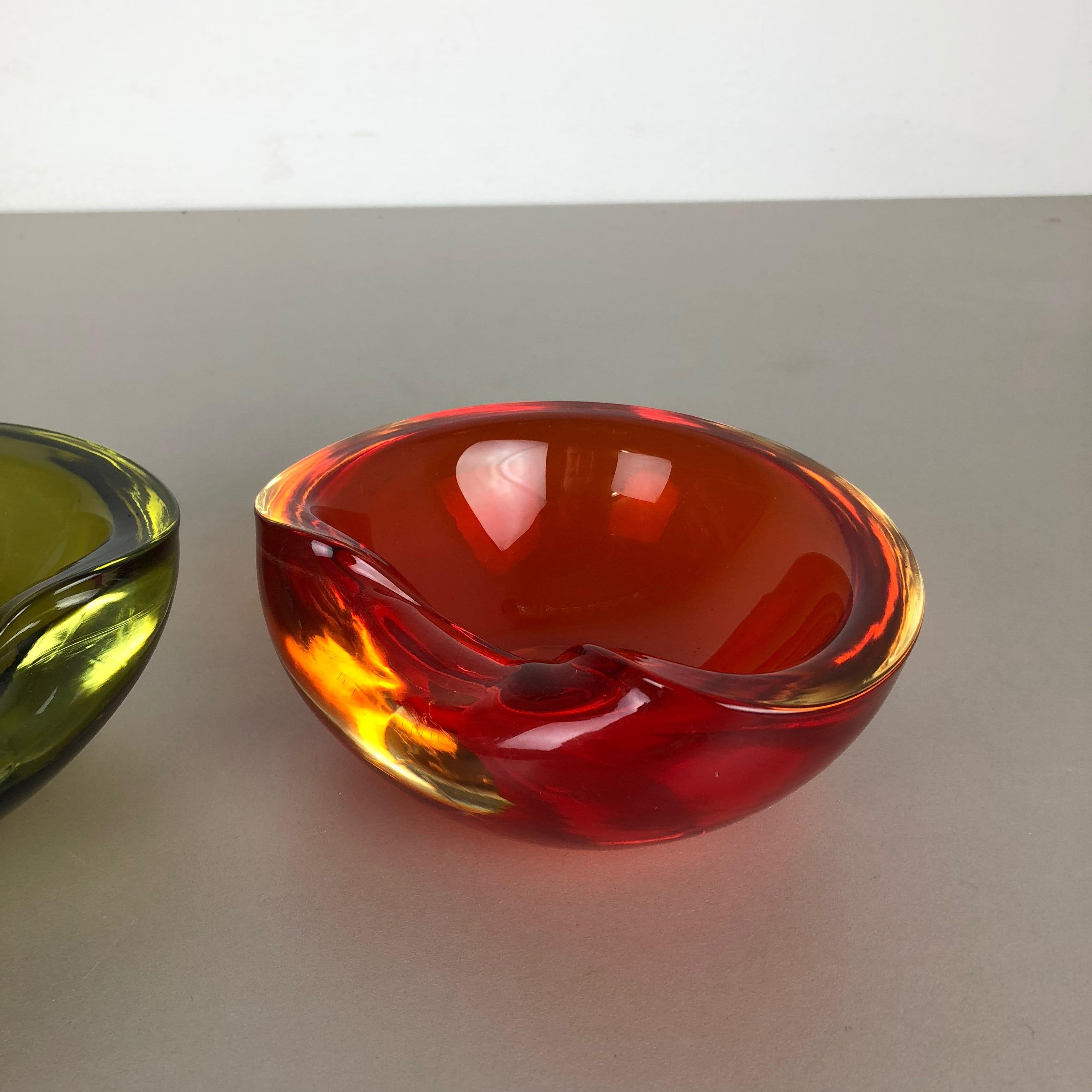 Mid-Century Modern Set of 2 New Old Stock, Murano Sommerso Glass Shell Bowl Cenedese Vetri, 1960s