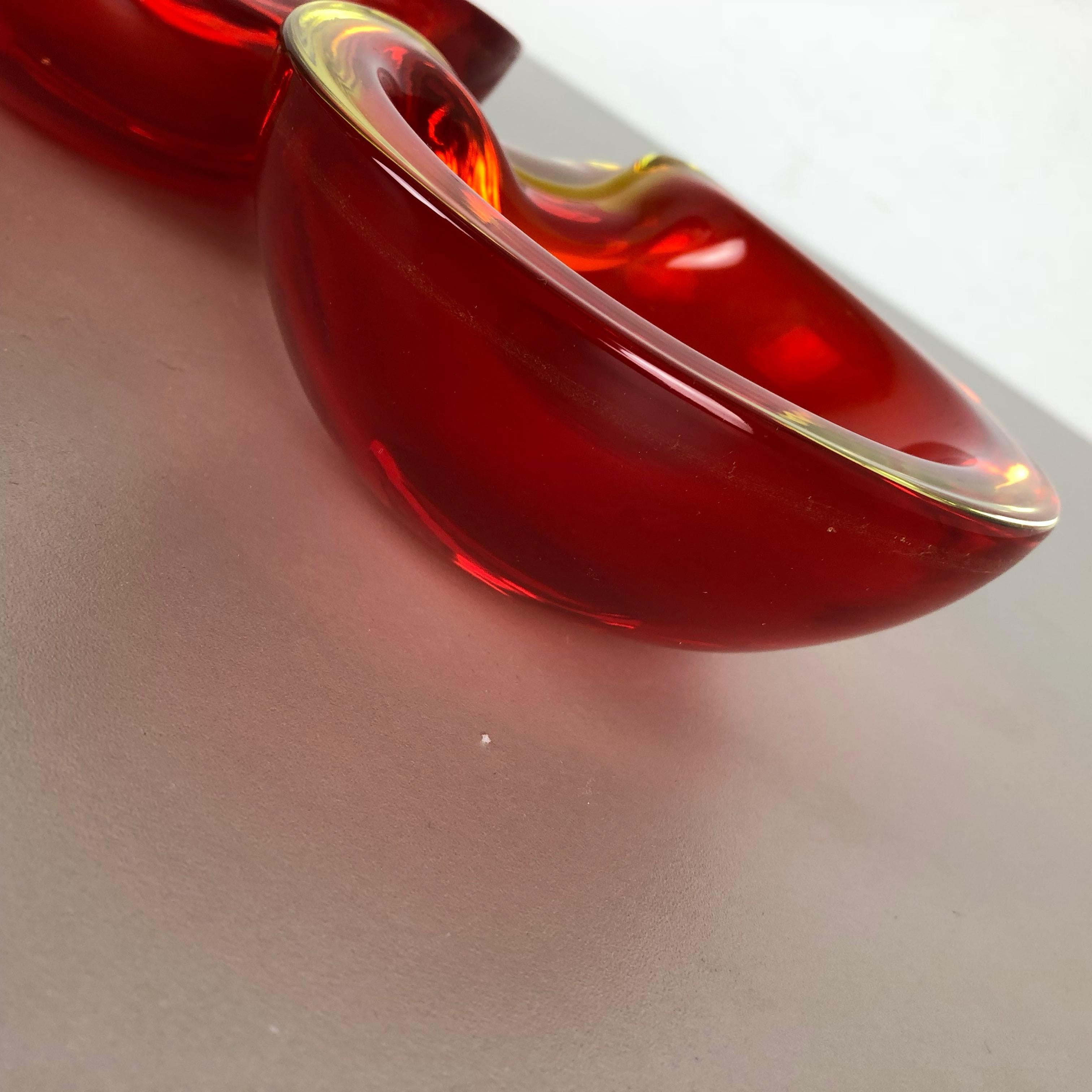 Set of 2 New Old Stock, Murano Sommerso Glass Shell Bowl Cenedese Vetri, 1960s In Excellent Condition In Kirchlengern, DE