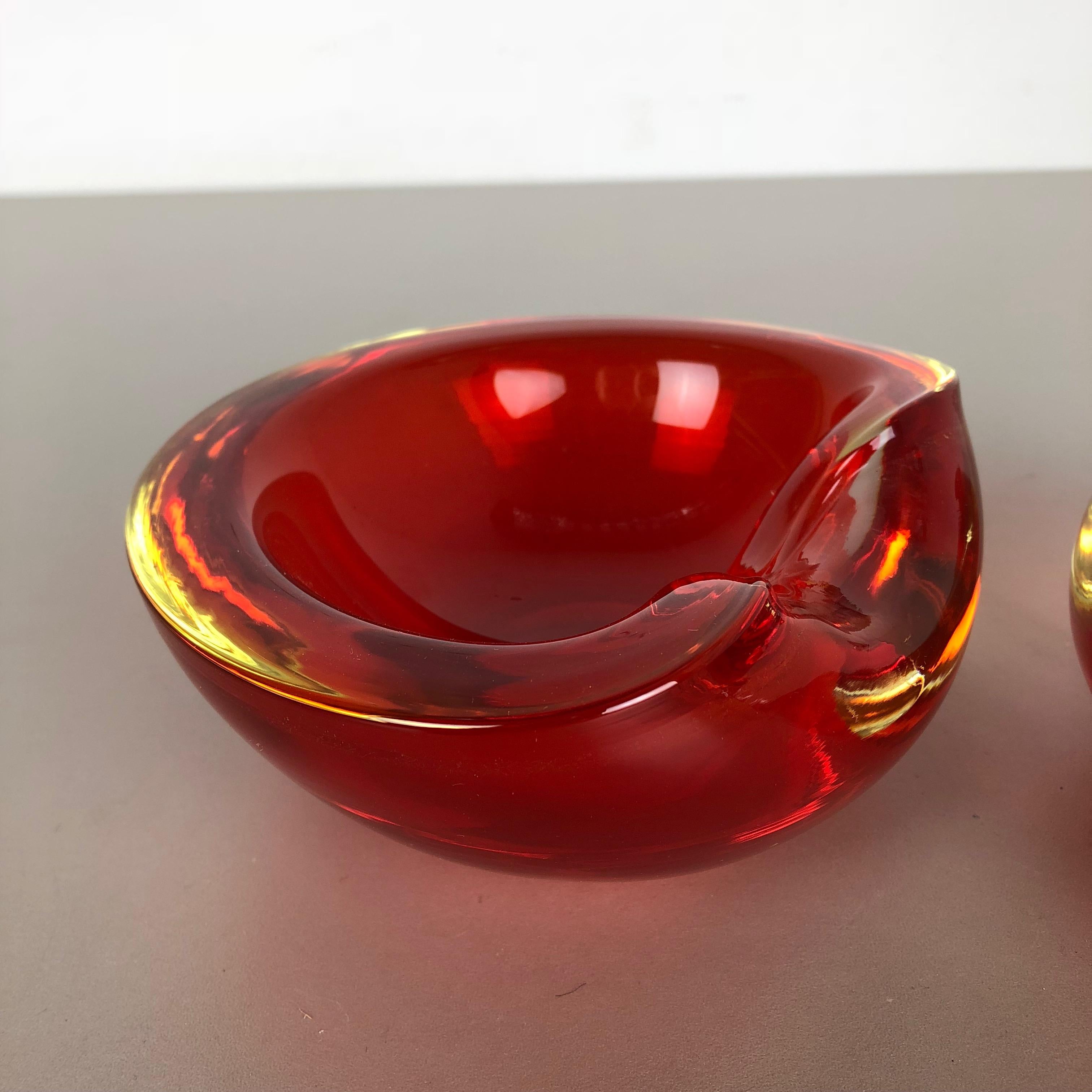 Murano Glass Set of 2 New Old Stock, Murano Sommerso Glass Shell Bowl Cenedese Vetri, 1960s