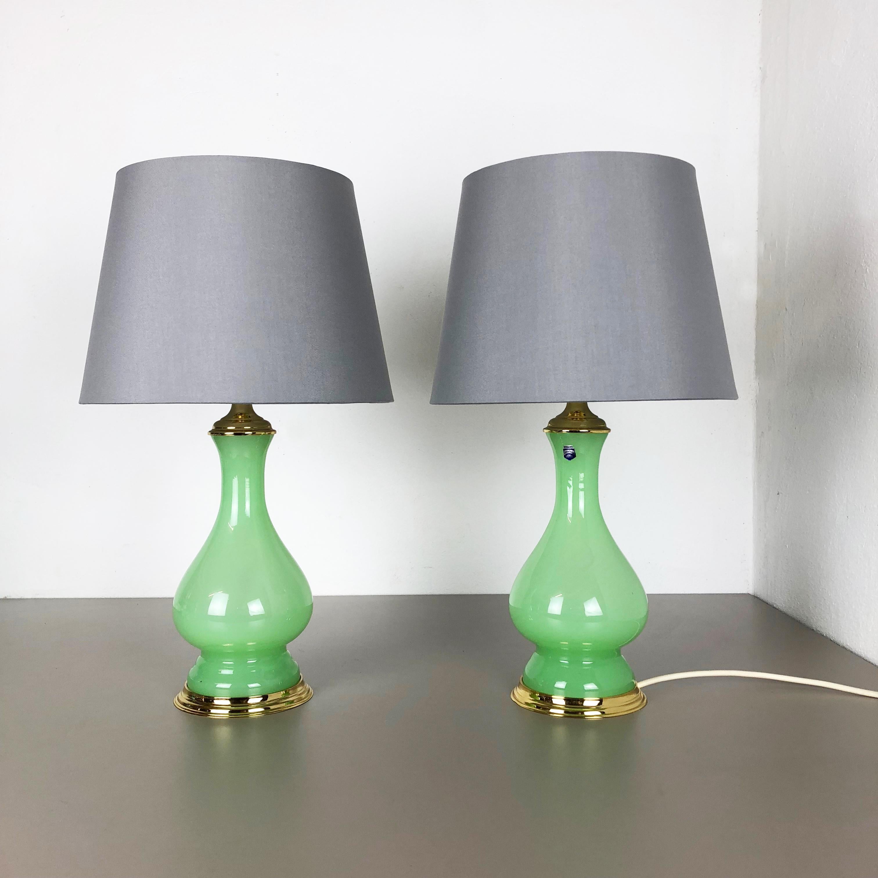 Ensemble de 2 lampes de bureau en verre de Murano opalin Cenedese Vetri, Italie, en stock ancien en vente 9