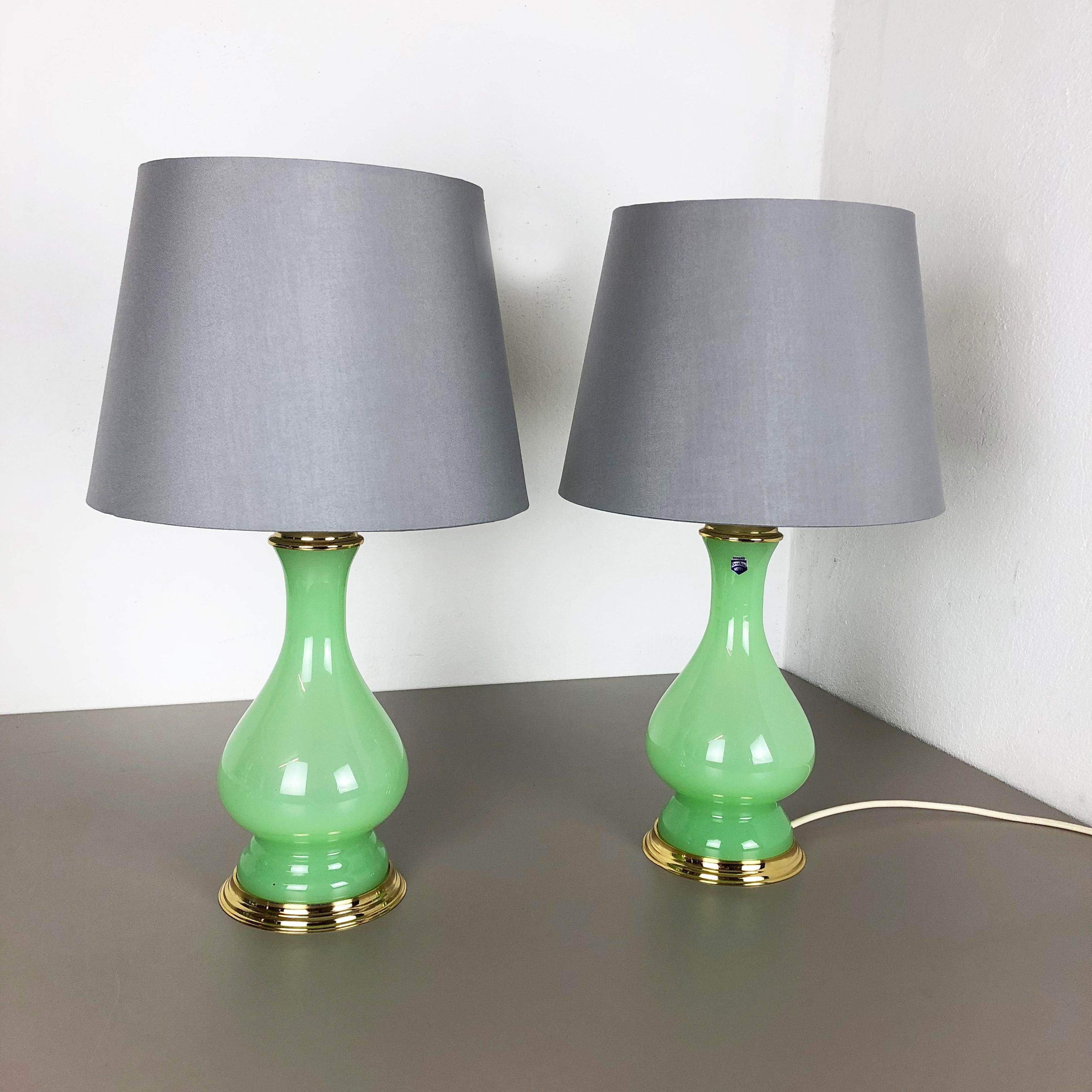 Ensemble de 2 lampes de bureau en verre de Murano opalin Cenedese Vetri, Italie, en stock ancien Excellent état - En vente à Kirchlengern, DE