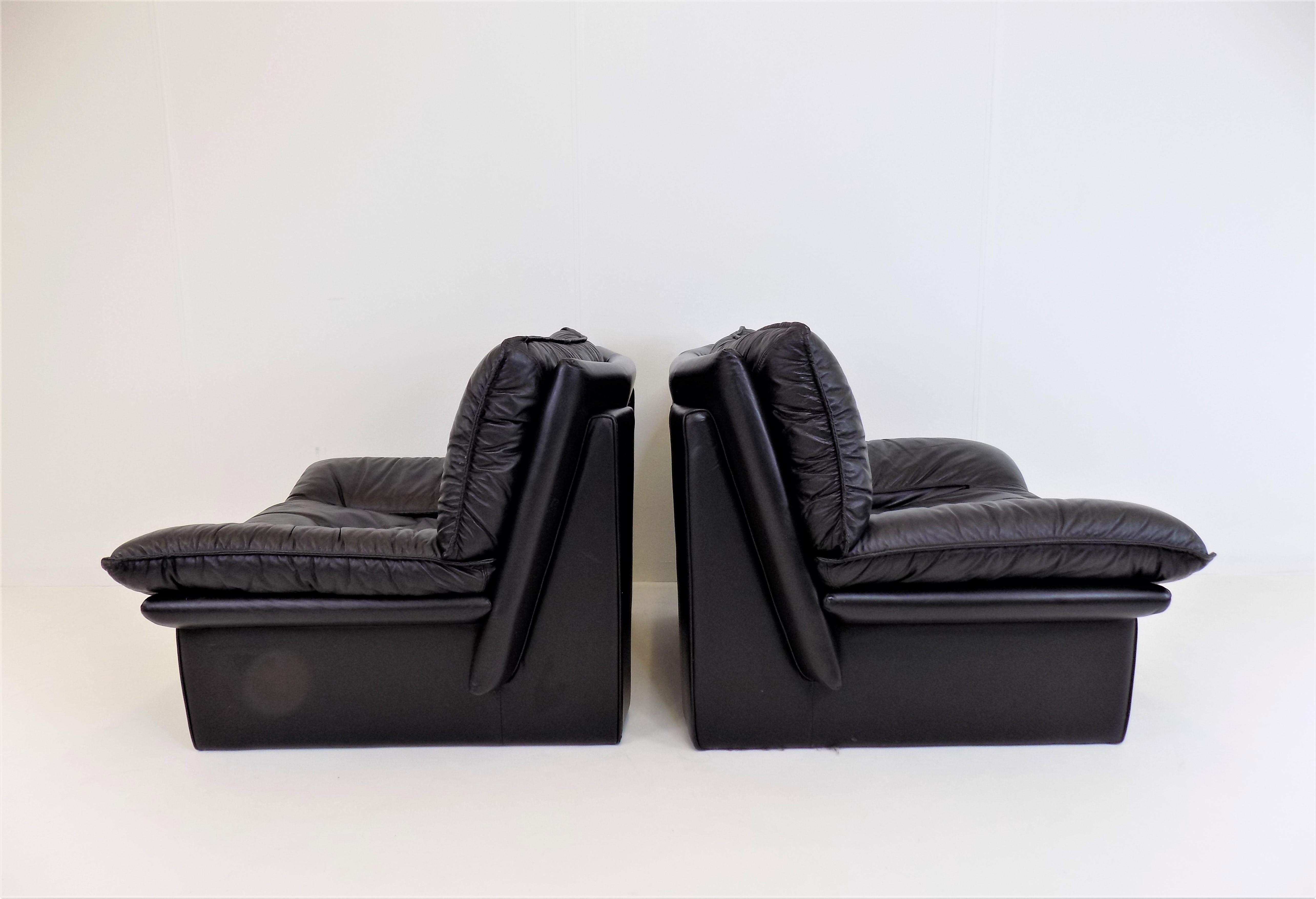 Set of 2 Nicoletti Salotti Ambassador leather armchairs 2