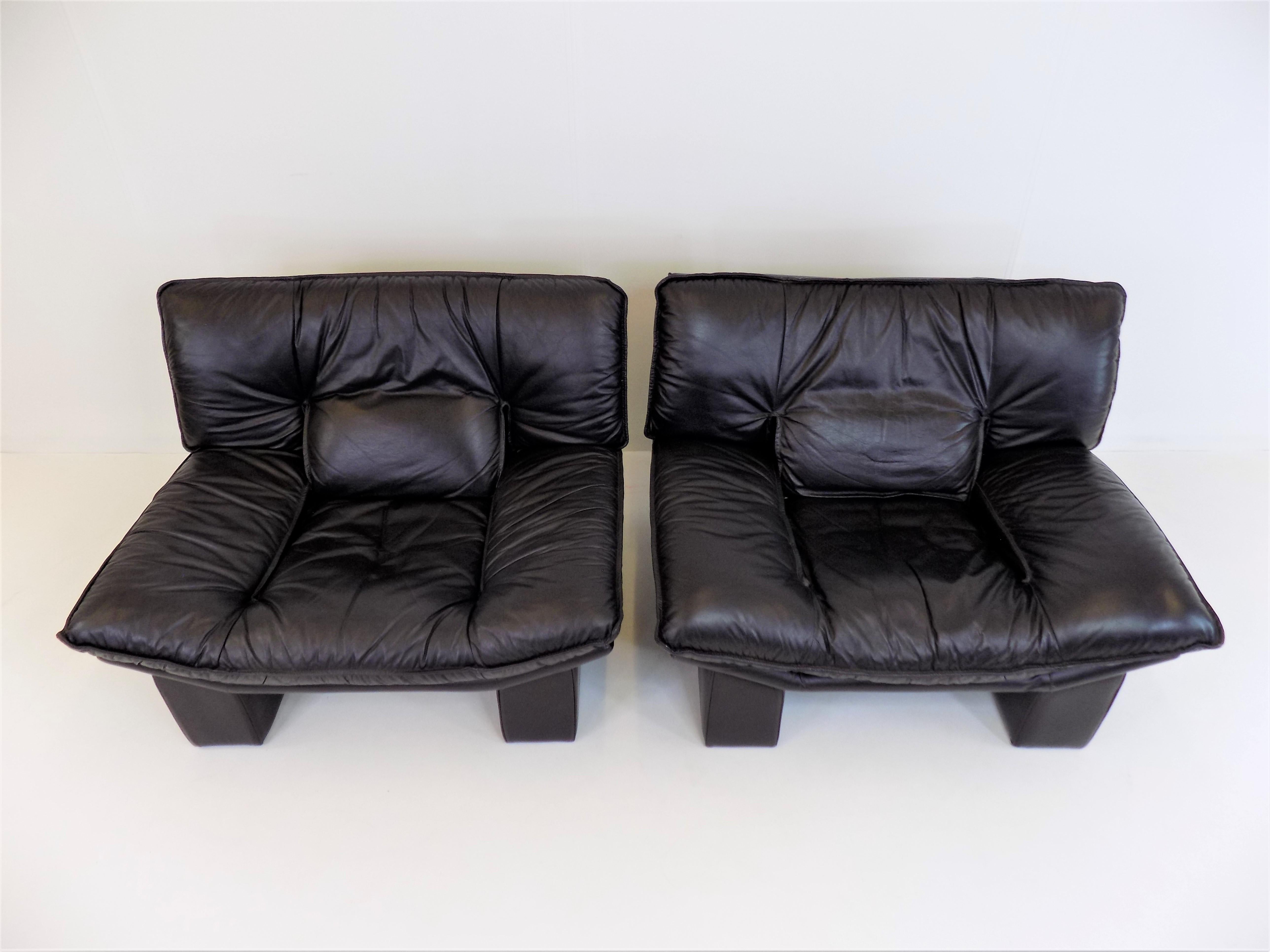 Set of 2 Nicoletti Salotti Ambassador leather armchairs 4