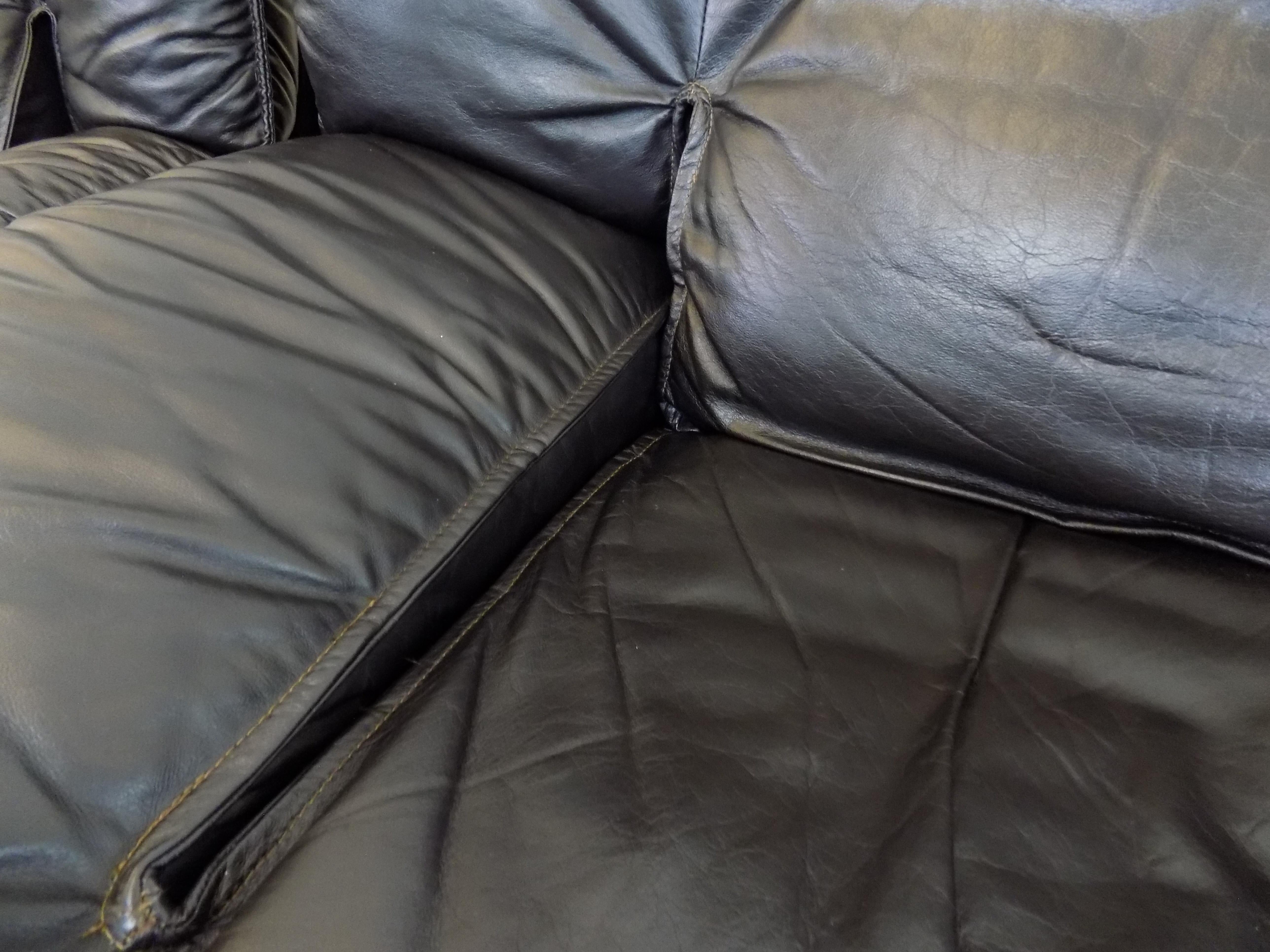 Set of 2 Nicoletti Salotti Ambassador leather armchairs 5