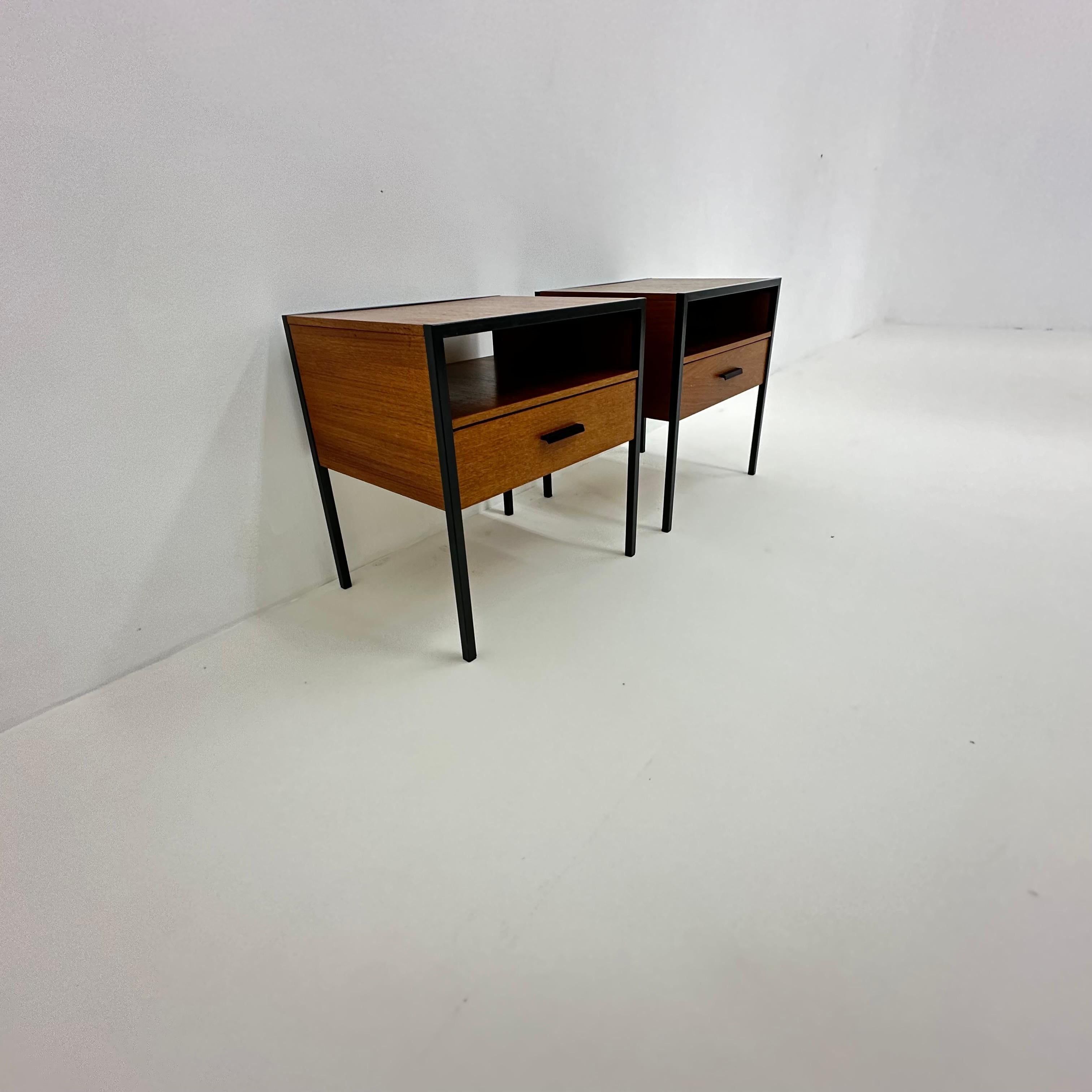 Métal Ensemble de 2 tables de nuit par André Cordemeyer pour Auping , 1960's