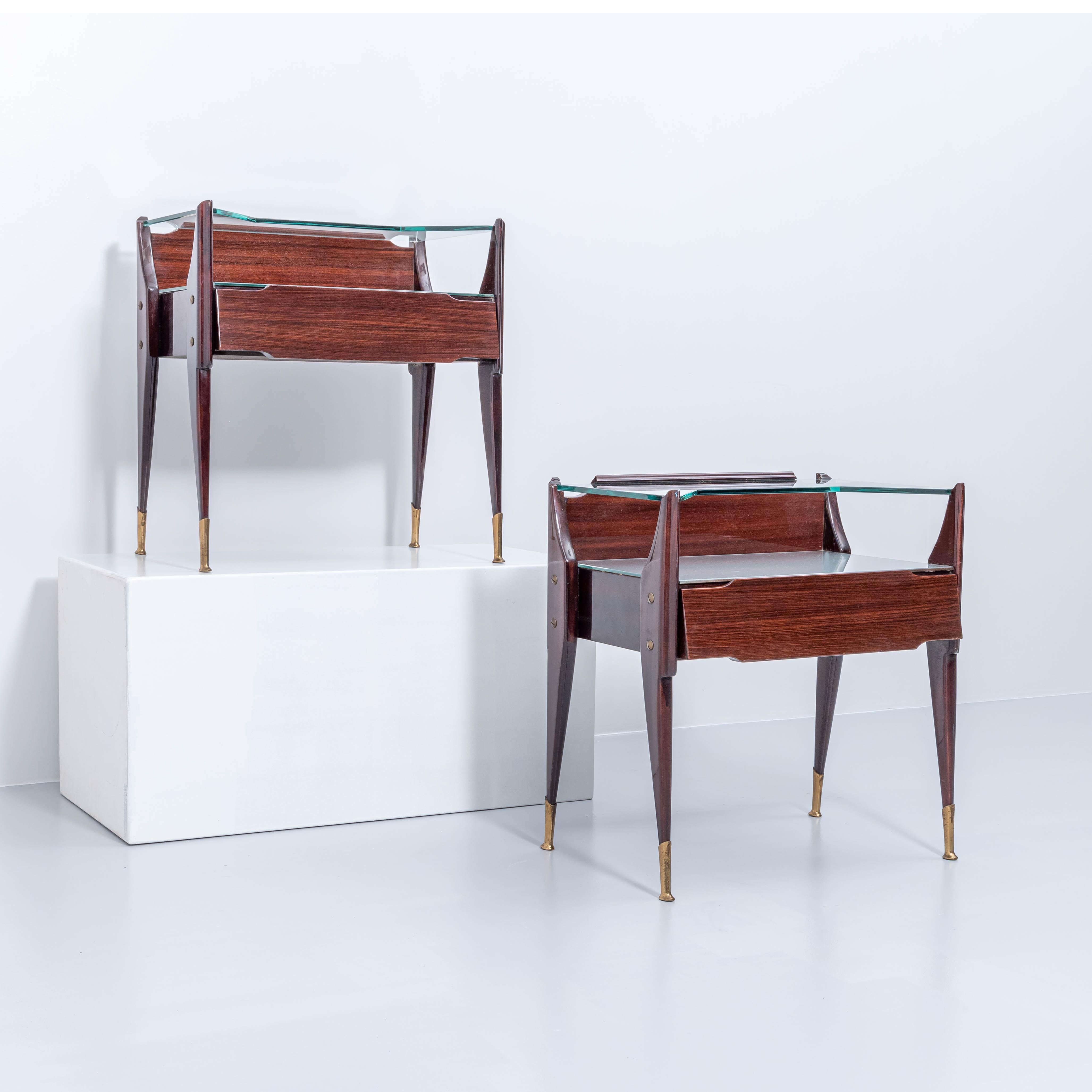 Mid-Century Modern Ensemble de 2 tables de nuit par La Permanente Mobili Cantù, Italie, années 1950 en vente