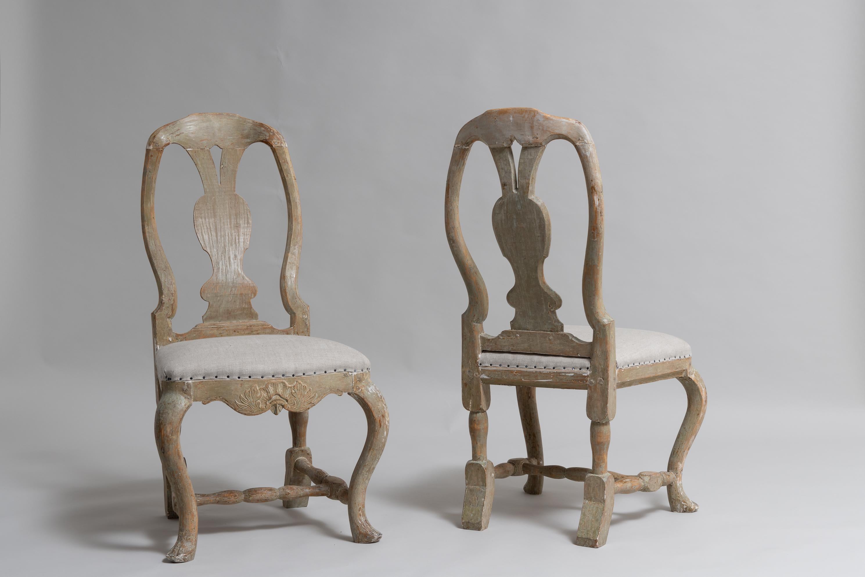 Hand-Crafted Set of 2 Northern Swedish Rococo Pine Chairs For Sale