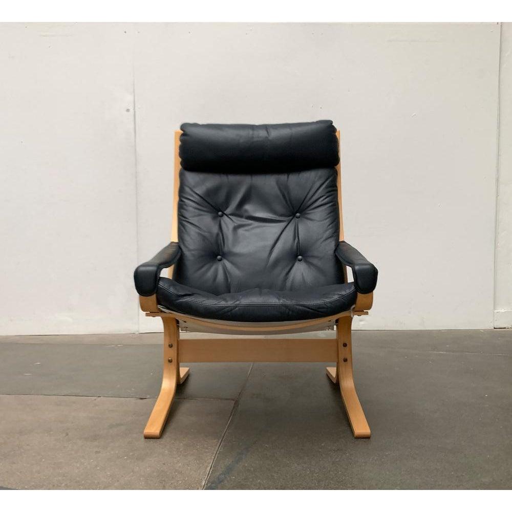 Ensemble de 2 chaises longues norvégiennes en cuir Siesta avec pouf, Ingmar Relling, années 60 en vente 3