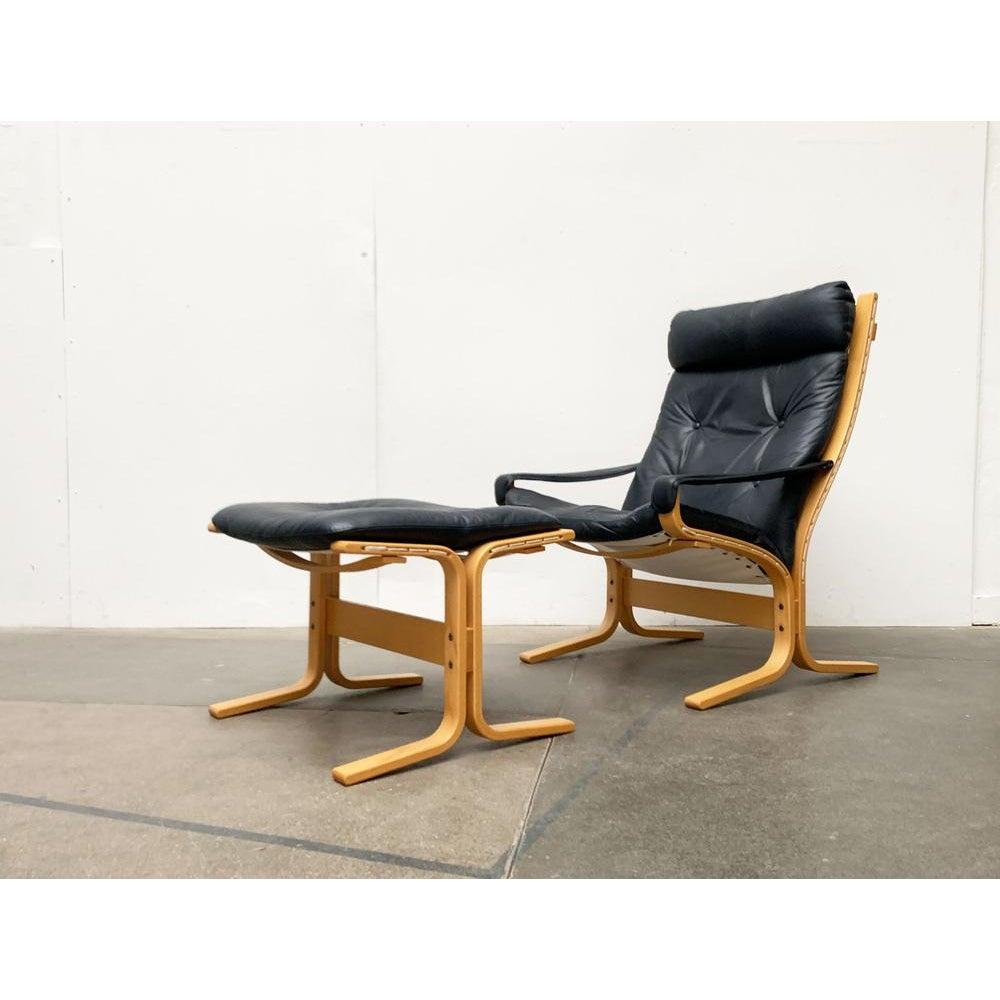 Ensemble de 2 chaises longues norvégiennes en cuir Siesta avec pouf, Ingmar Relling, années 60 en vente 4