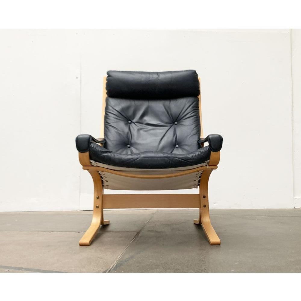 Mid-Century Modern Ensemble de 2 chaises longues norvégiennes en cuir Siesta avec pouf, Ingmar Relling, années 60 en vente