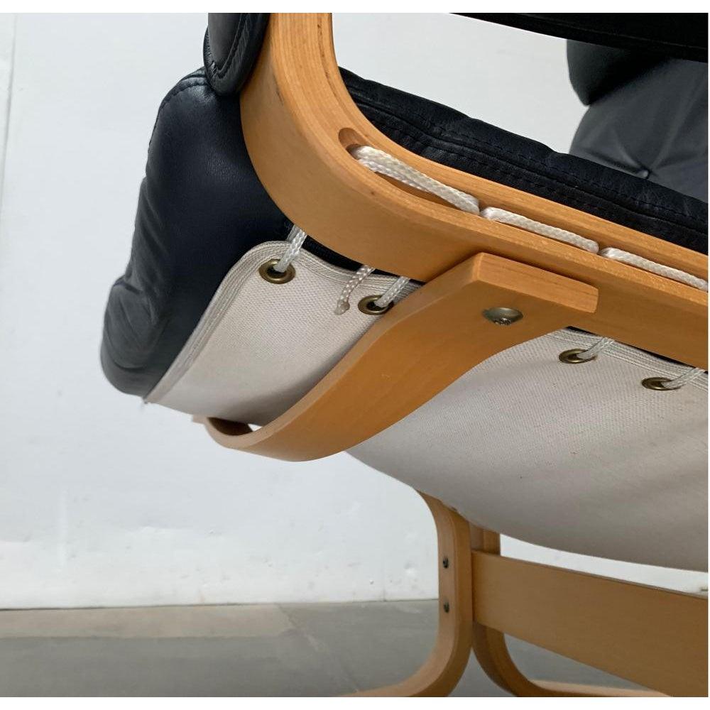 Cuir Ensemble de 2 chaises longues norvégiennes en cuir Siesta avec pouf, Ingmar Relling, années 60 en vente