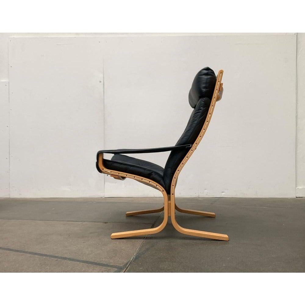 Ensemble de 2 chaises longues norvégiennes en cuir Siesta avec pouf, Ingmar Relling, années 60 en vente 1