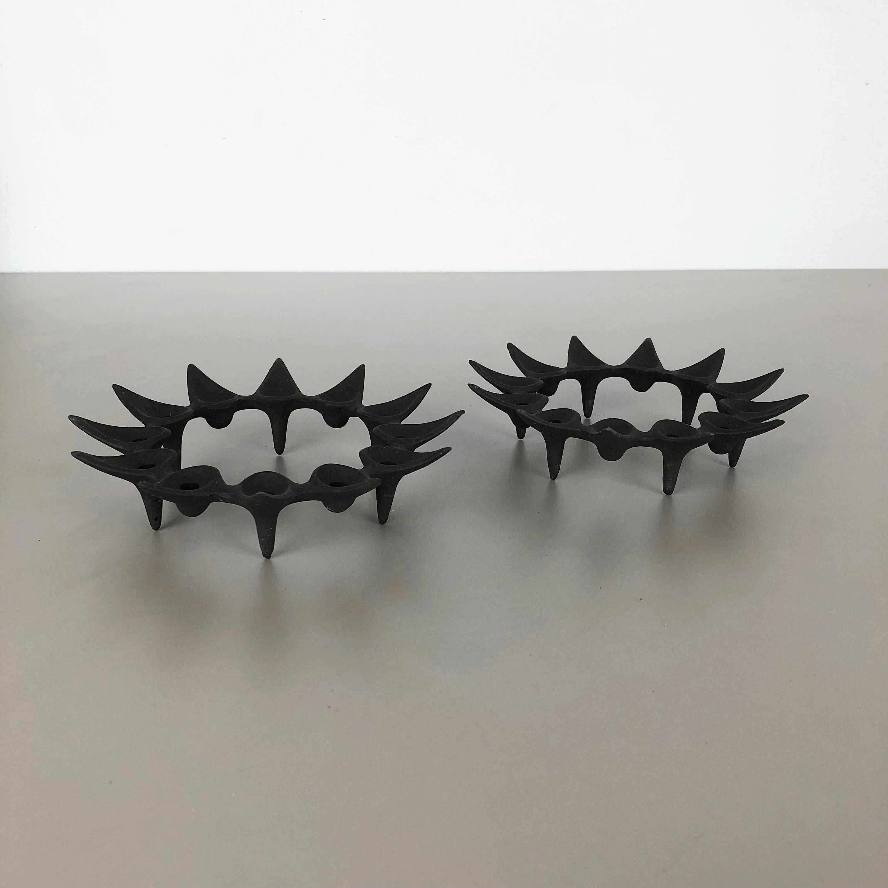 Articolo:

Set di due elementi portacandele nuovo di zecca.


Produttore:

Dansk Designs


Design:

Jens Harald Quistgaard



Decennio:

1960s



Set di portacandele originali danesi disegnati da Jens Harald Quistgaard e