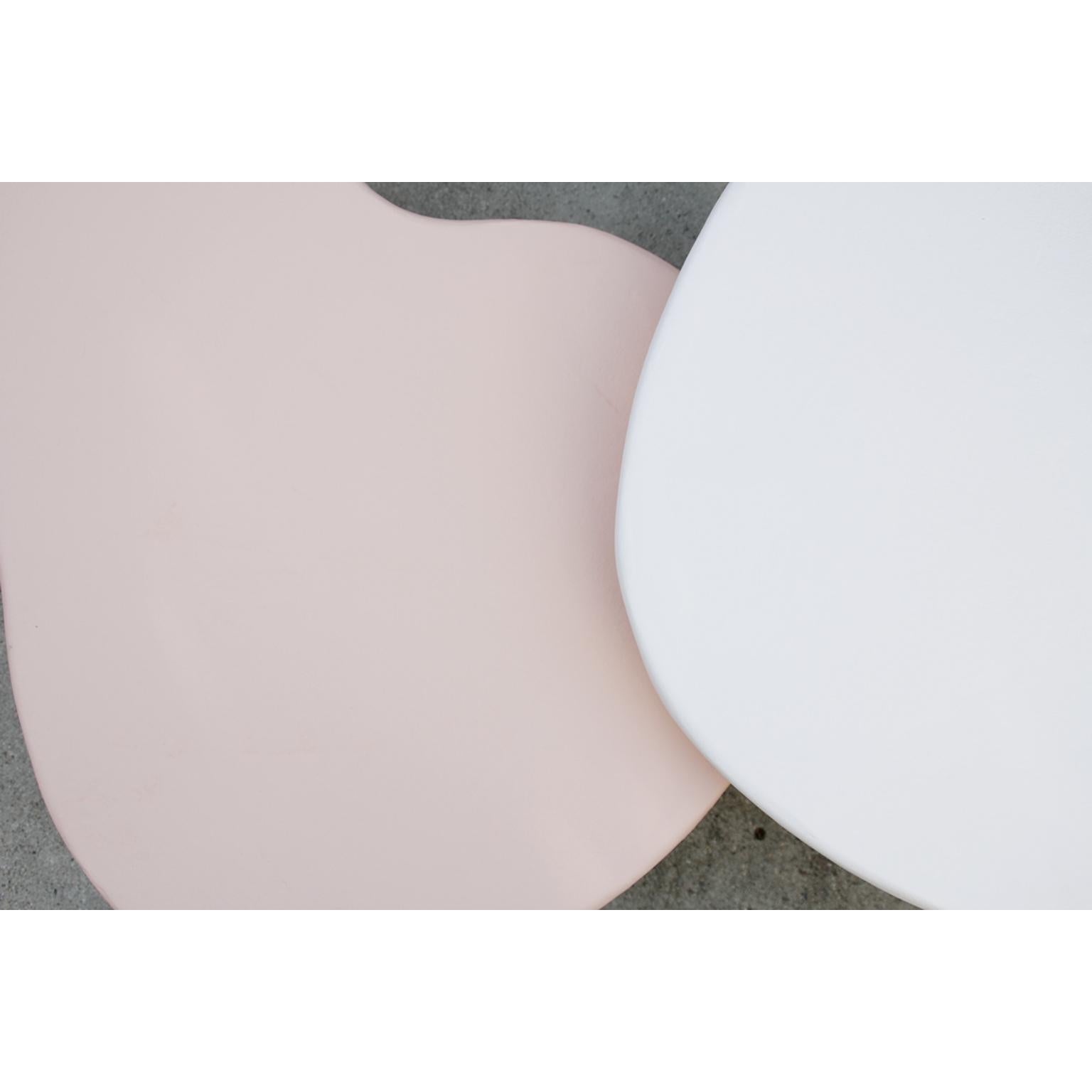 Set Of 2 Nudibranch Coffee Tables in Plaster, Wood & Paint by Dace Sūna In New Condition For Sale In Geneve, CH