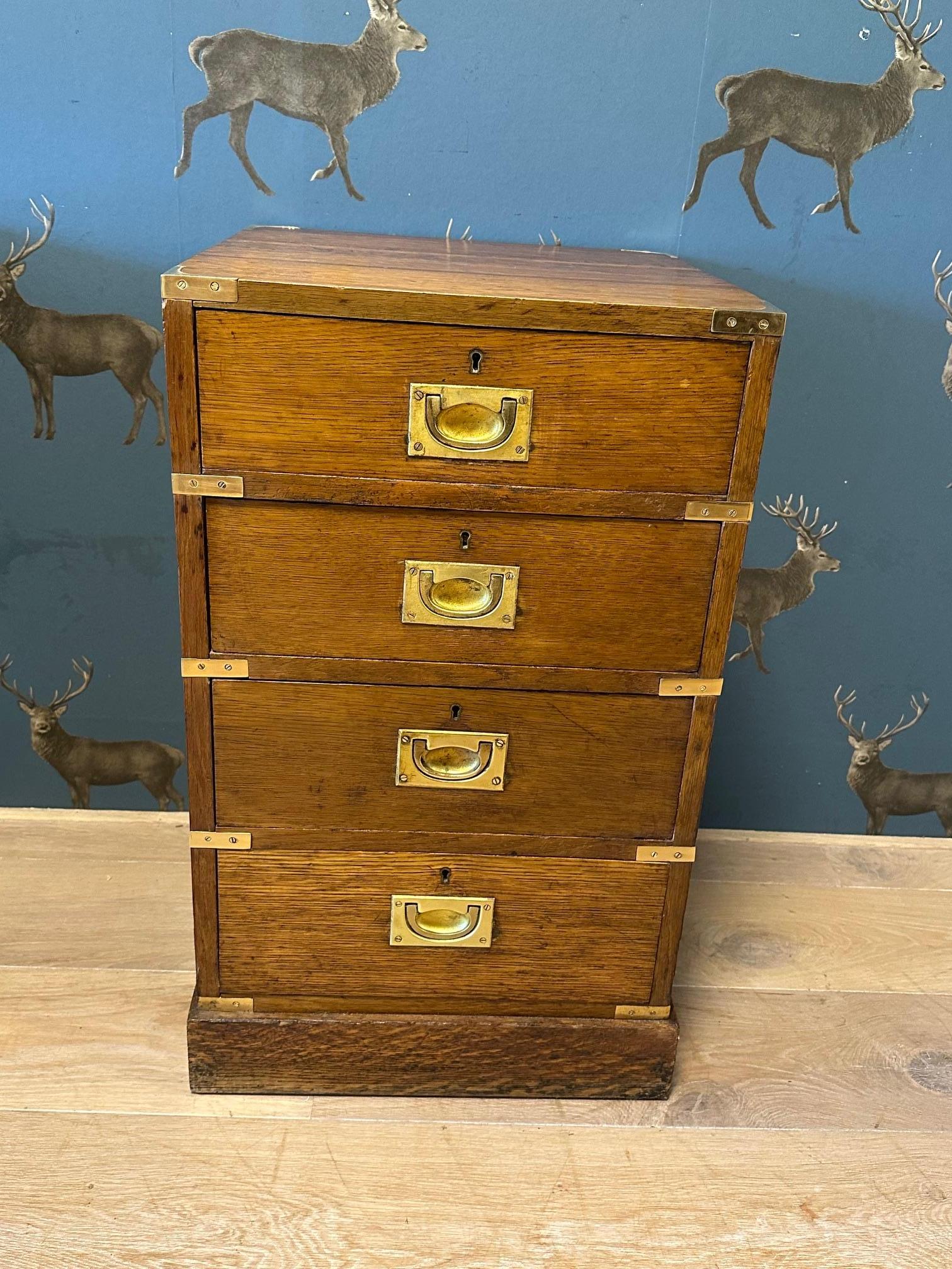 British Set of 2 oak nightstands For Sale