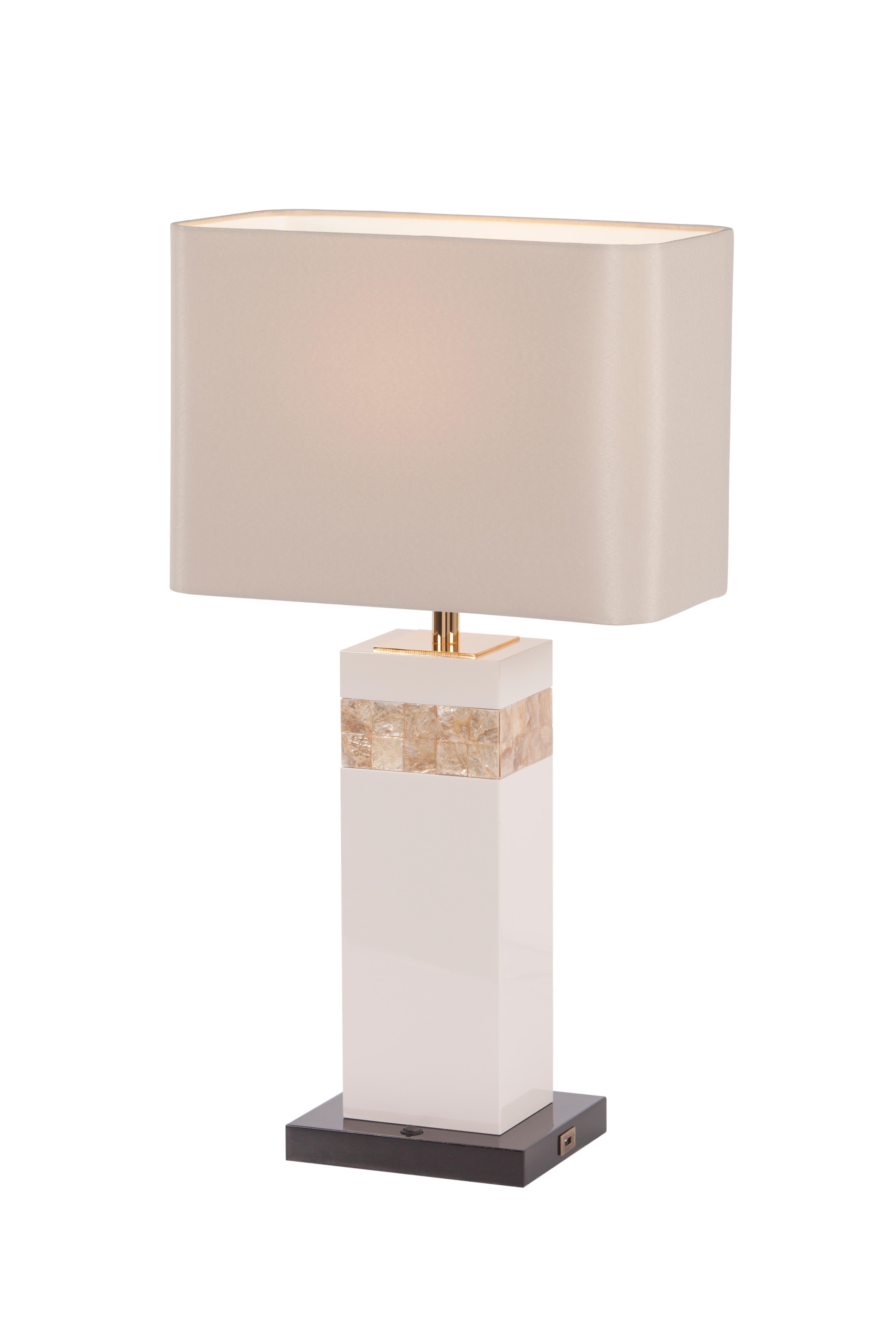 2er-Set Oceanus Tischlampen Beige Schatten Handgefertigt in Portugal von Greenapple im Zustand „Neu“ im Angebot in Lisboa, PT