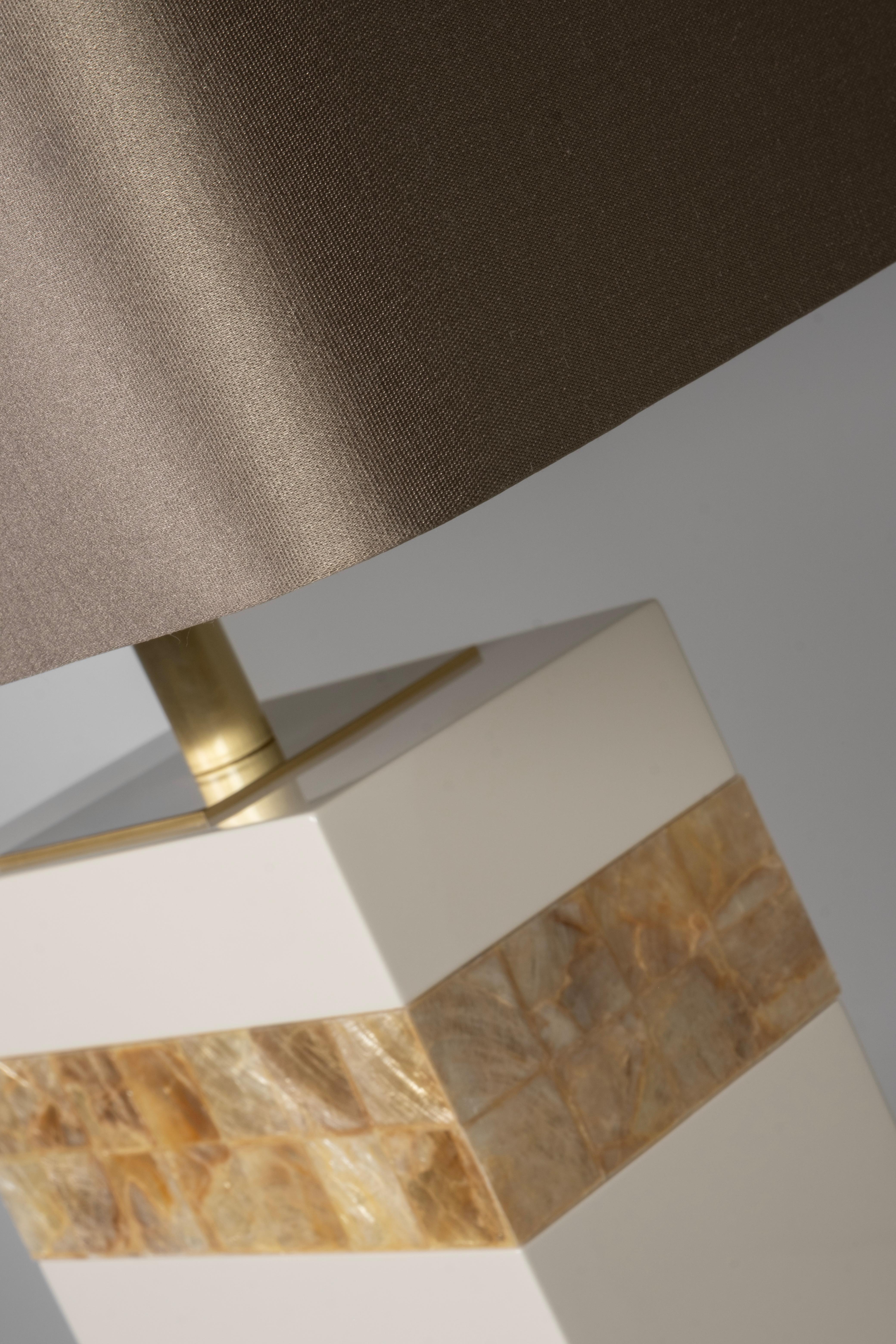 Set di 2 lampade da tavolo Oceanus, paralume in bronzo, fatte a mano in Portogallo da Greenapple in vendita 6