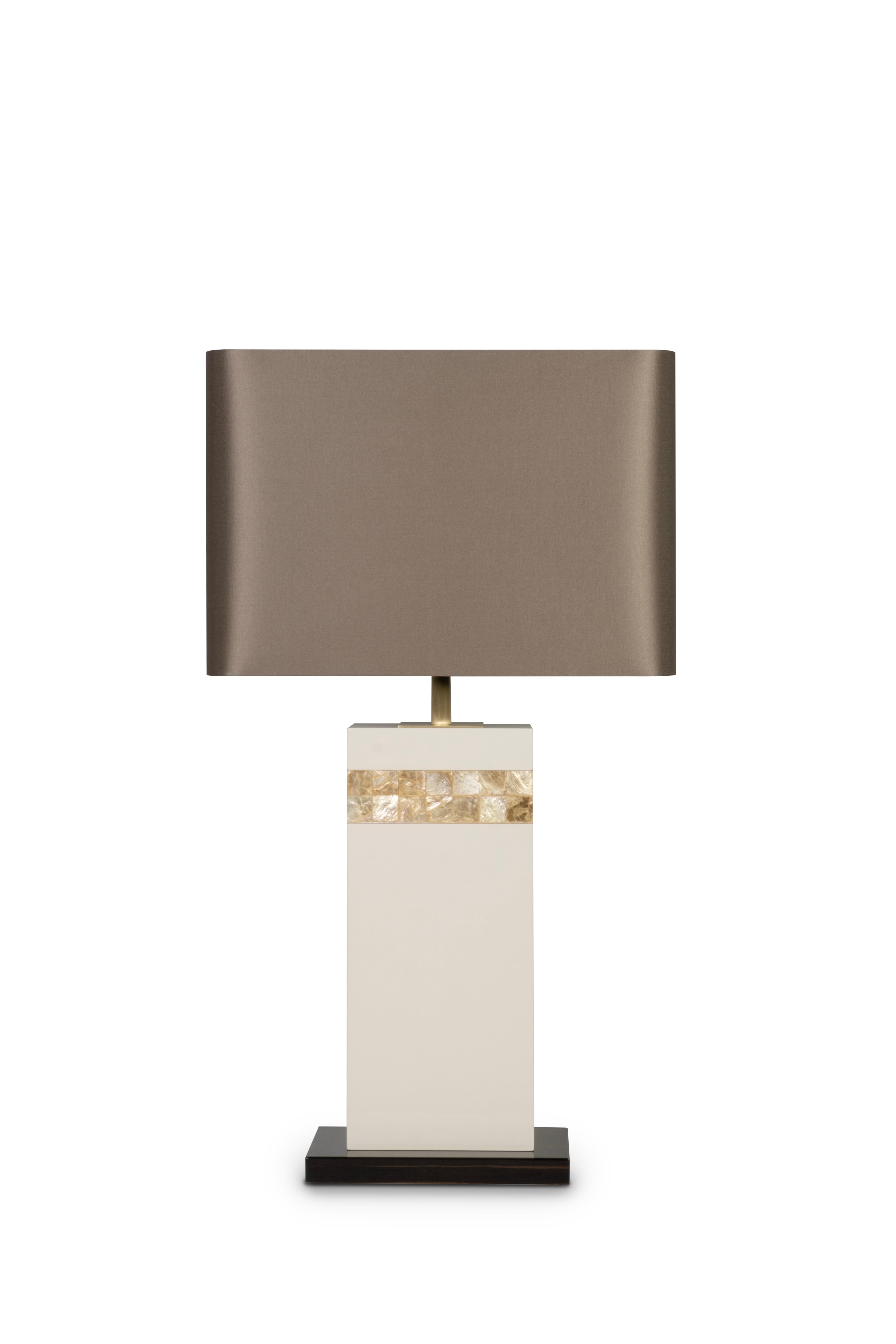 Ottone Set di 2 lampade da tavolo Oceanus, paralume in bronzo, fatte a mano in Portogallo da Greenapple in vendita