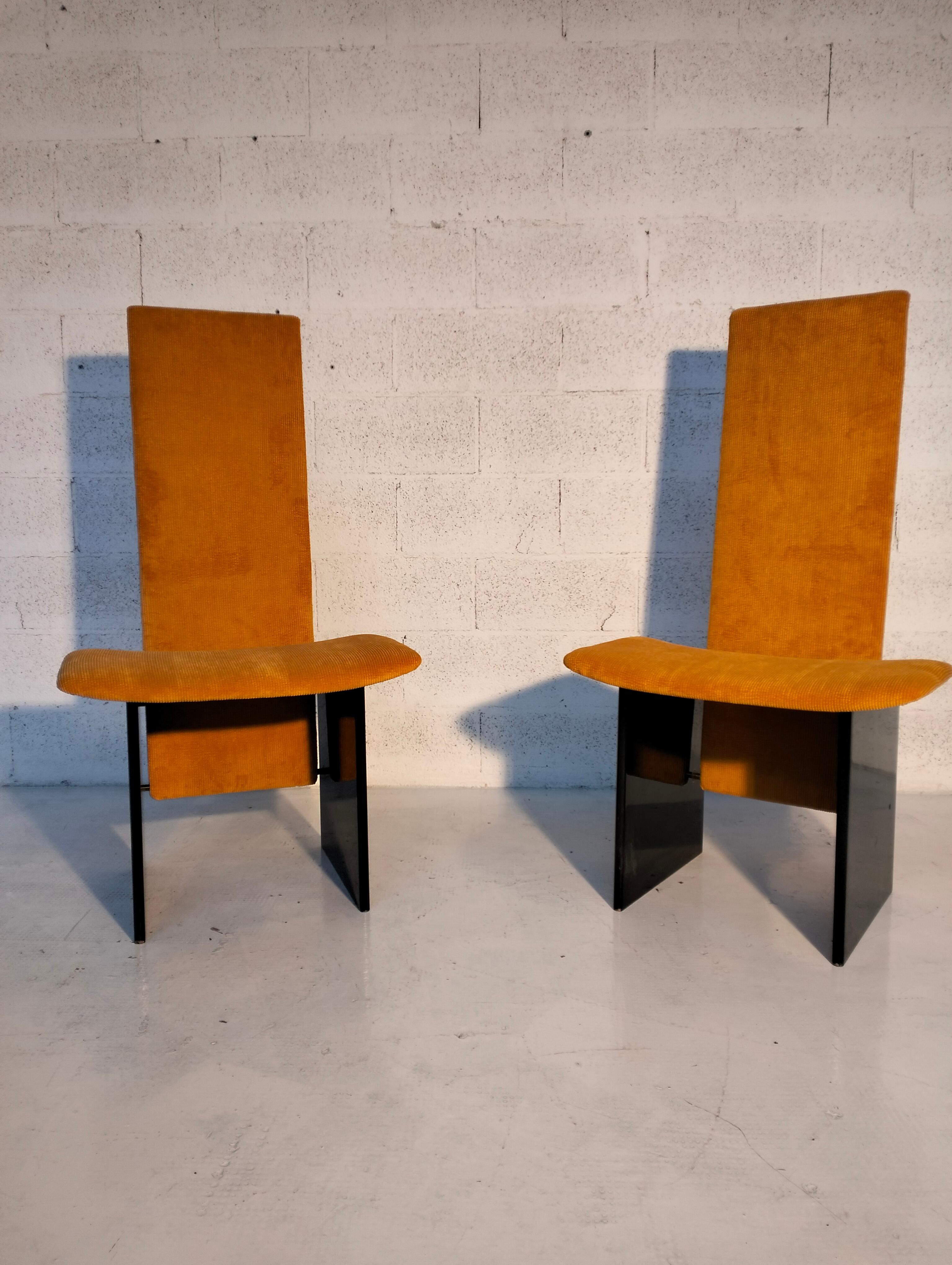 Italian Set of 2 ocra yellow chairs Rennie mod. by K. Takahama for S. Gavina 70's, Italy